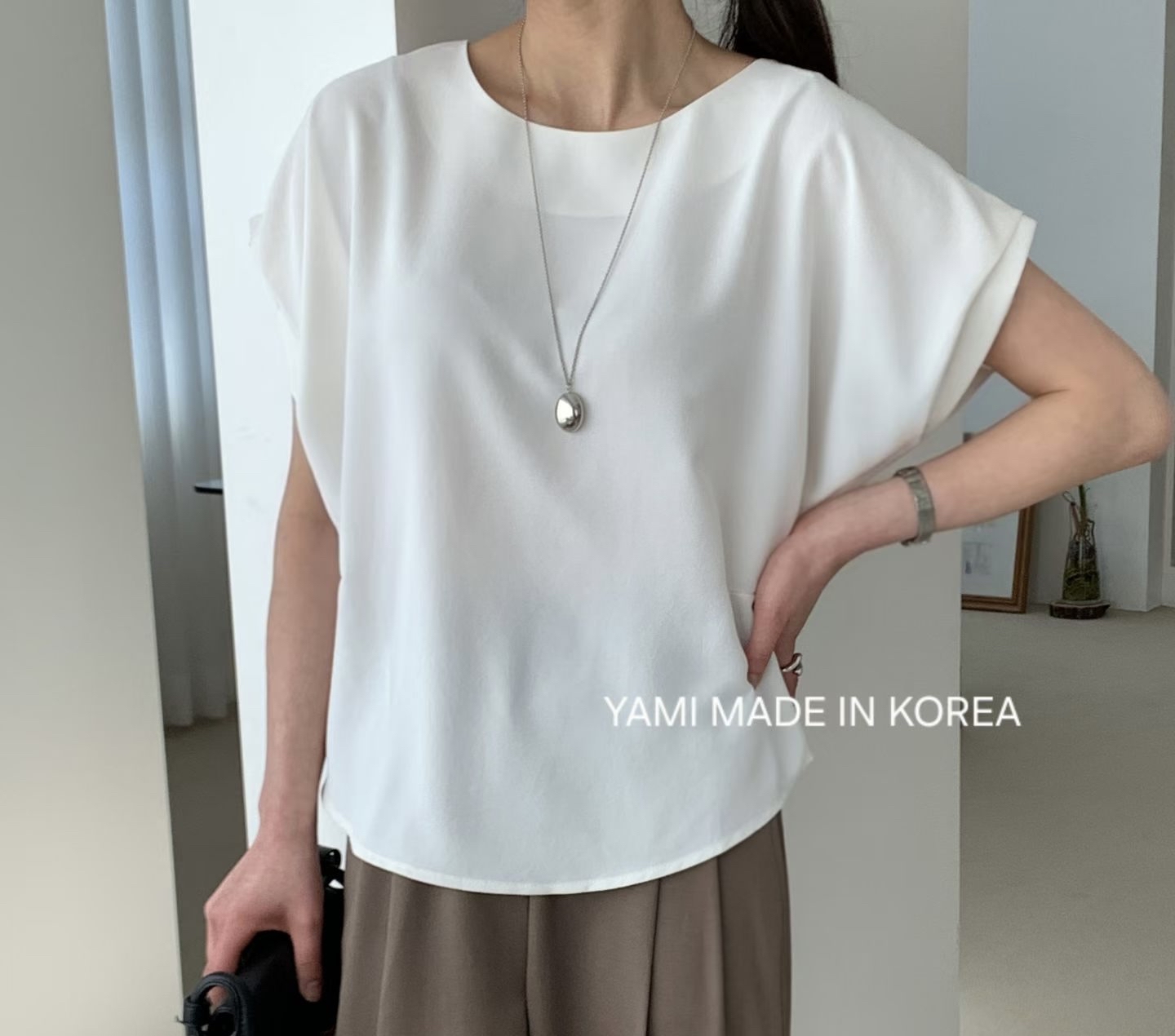 Made in Korea🇰🇷簡約摺袖top