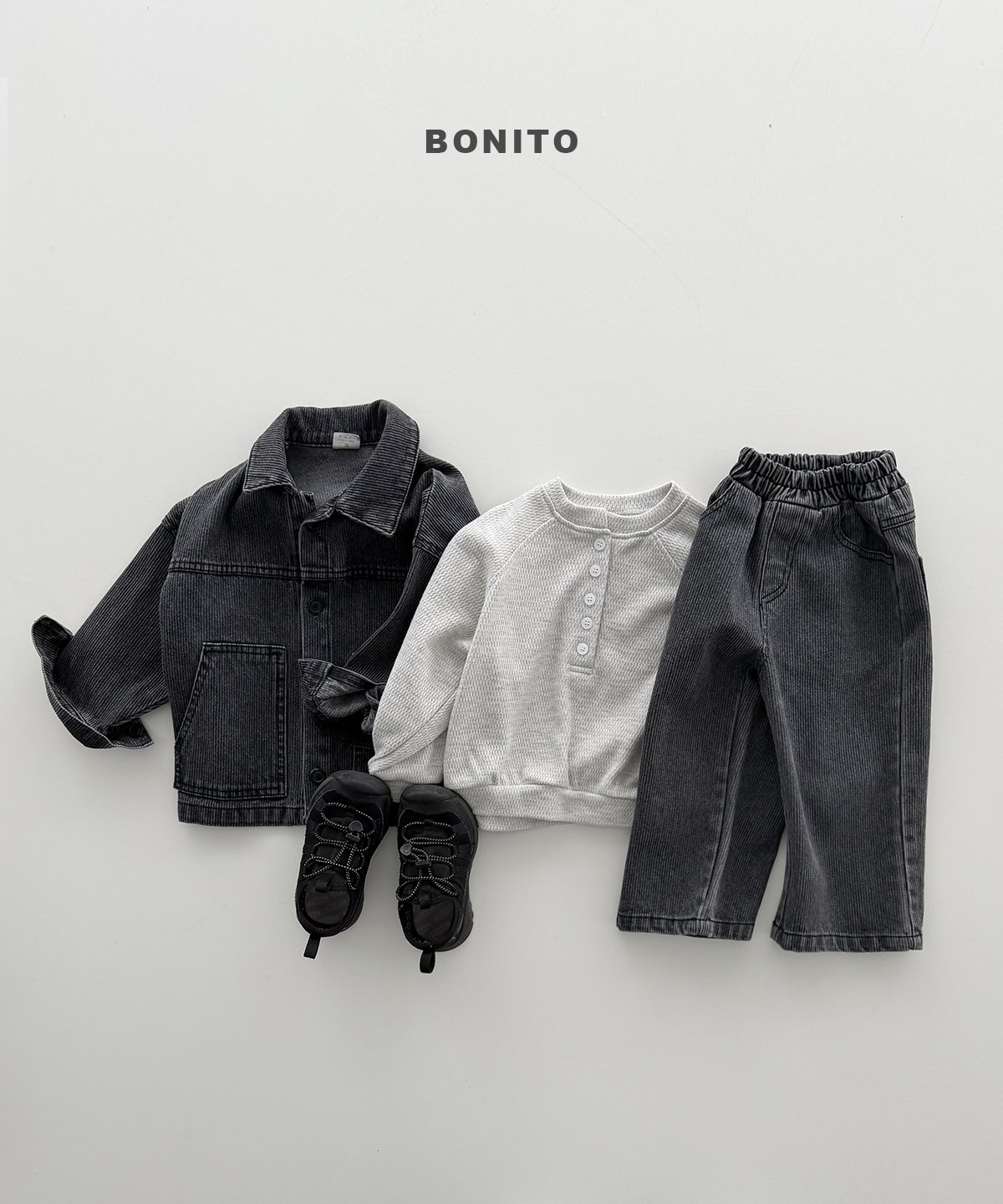 Bonito | Henley Neck Sweatshirt