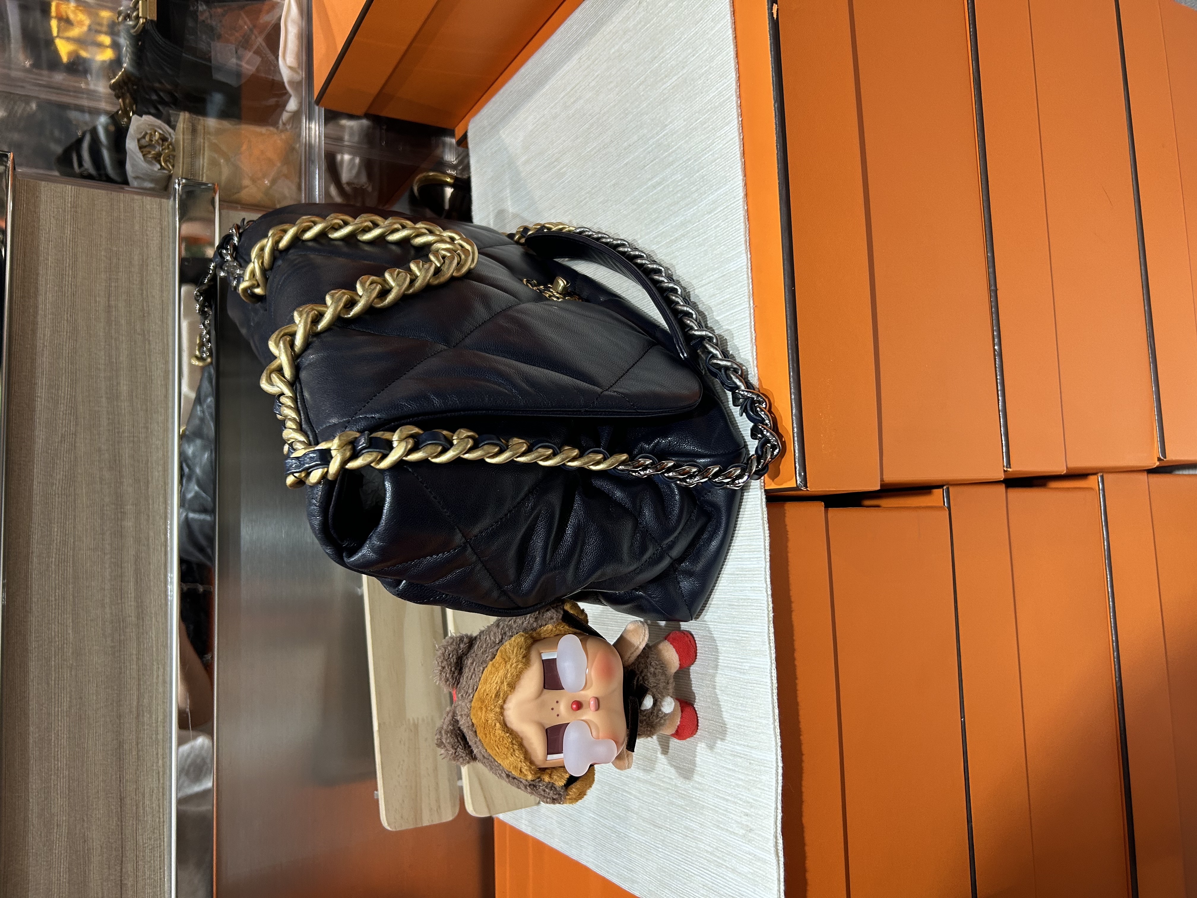 Chanel 19 maxi navy 金鏈 100%Authentic,95%new ✅30card✅dust bag 