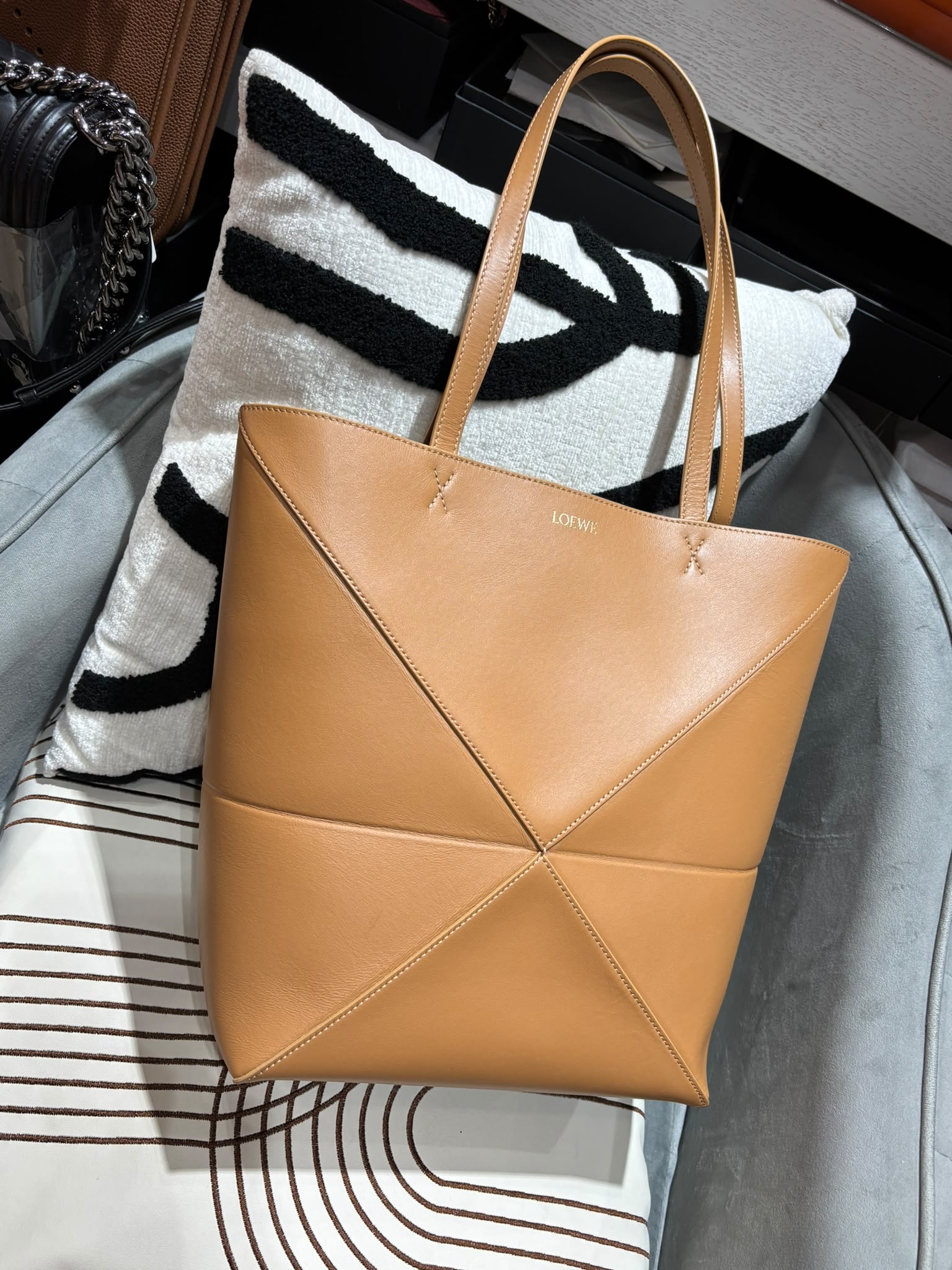 Loewe puzzle fold Tote calfskin 100%Authentic, 98%New ✅收據✅Dust bag