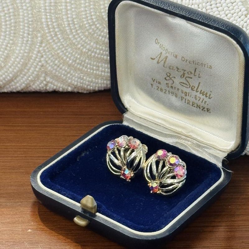 Vintage 1950s New Old Stock Canada Silver Tone Floral Rhinestone Screw-back Earrings (MT1579-2)
