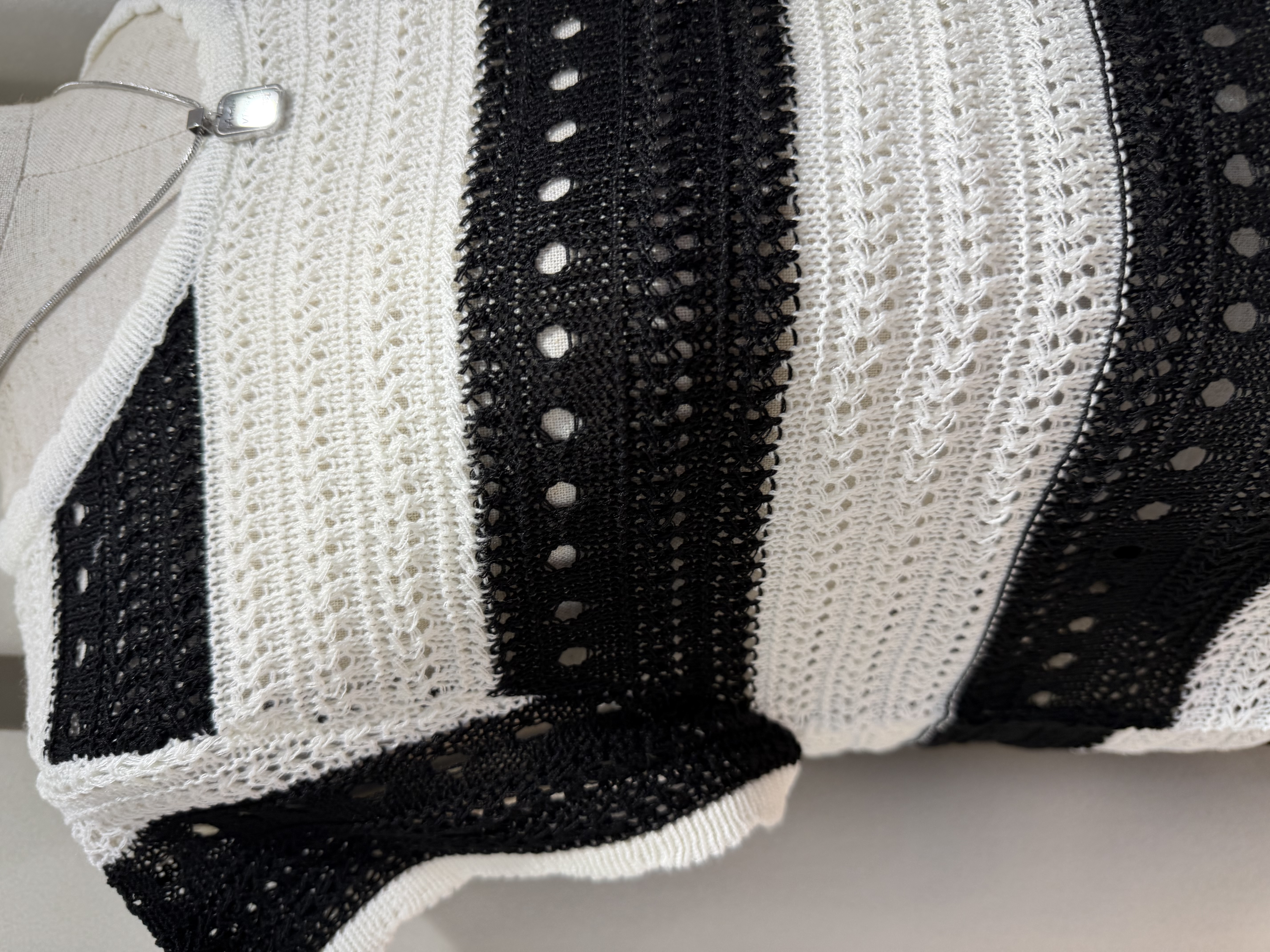 黑白條紋針織上衣