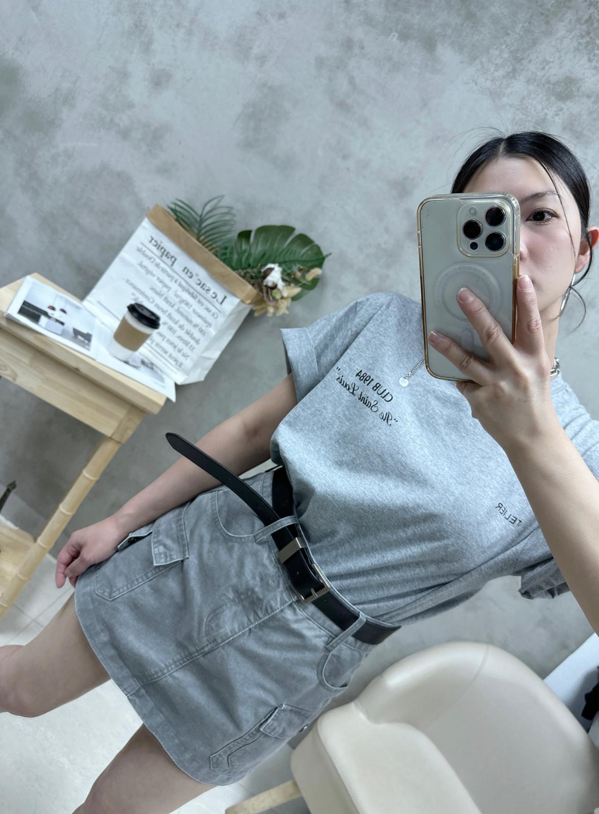 Q06 前後英文字Tee