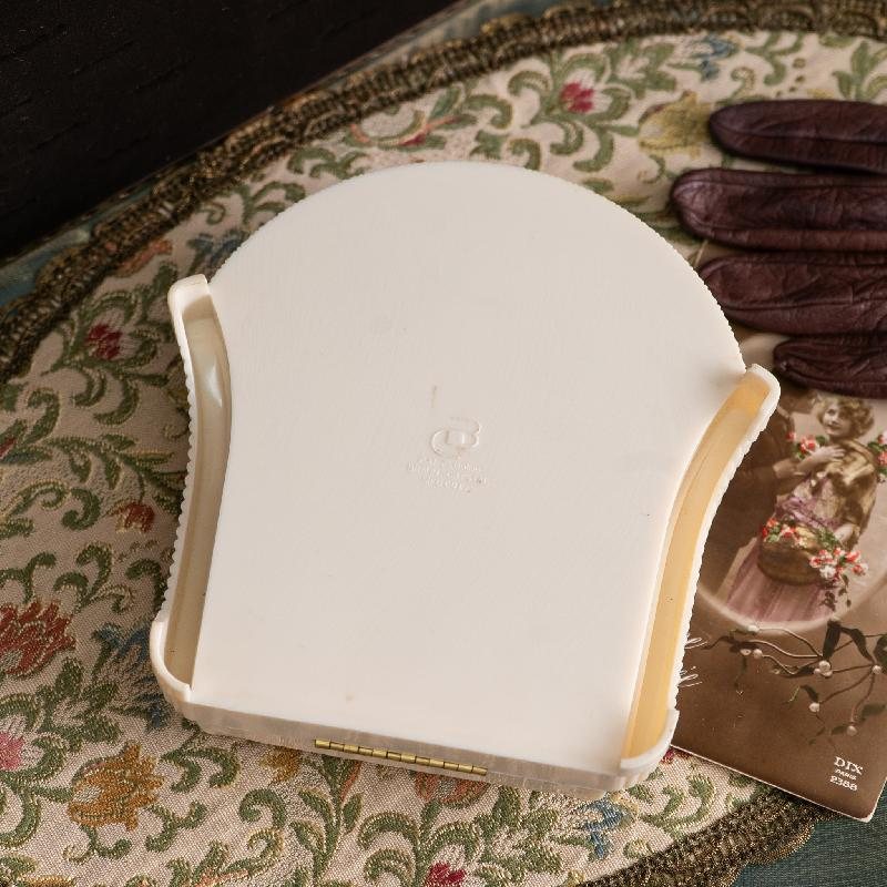 Antique C.a. 1930s ART DECO Early Plastic CELLULOID Cream white Shell Shape Jewelry box (MT1968)