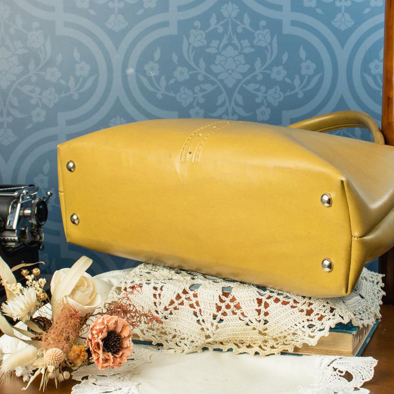 Vintage c.a. 1960s Faux Large Mustard Yellow Large Handbag Shoulder Bag (NA0730)