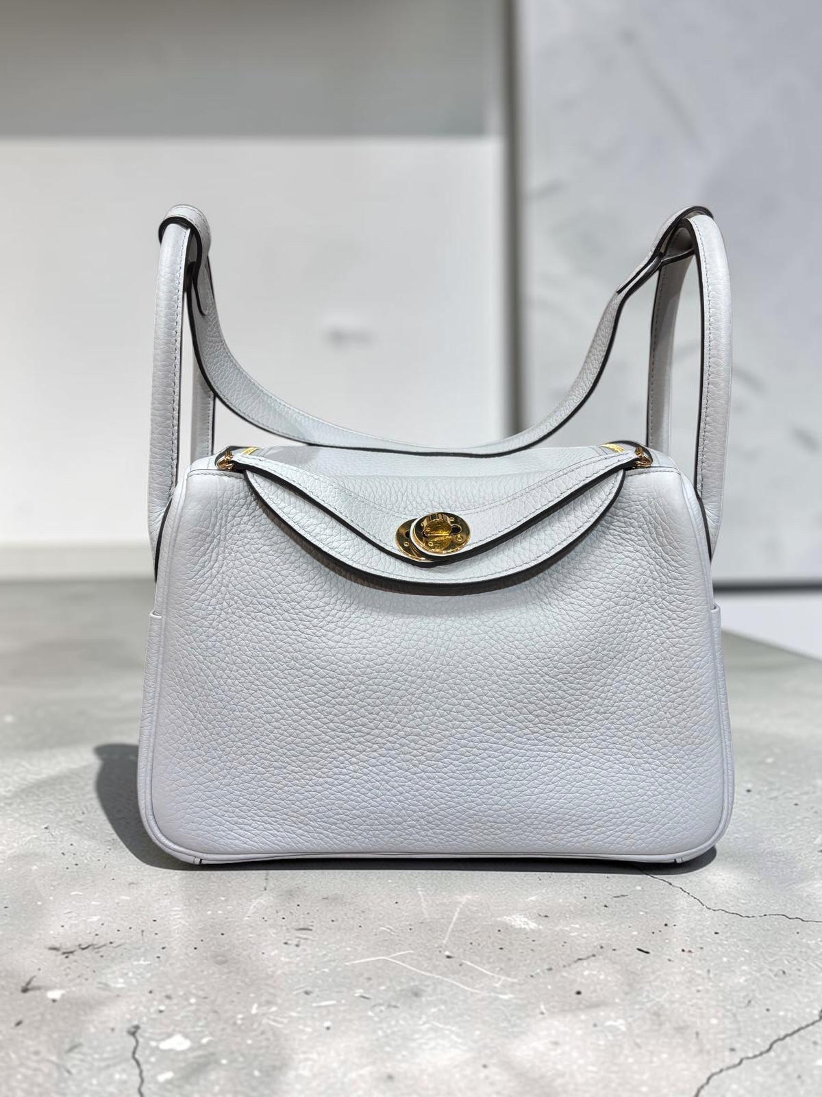 Hermes Lindy 26 Stamp W Blue Pale 聖杯藍 100%Authentic, 98%New ✅專門店收據✅Dust bag✅Box