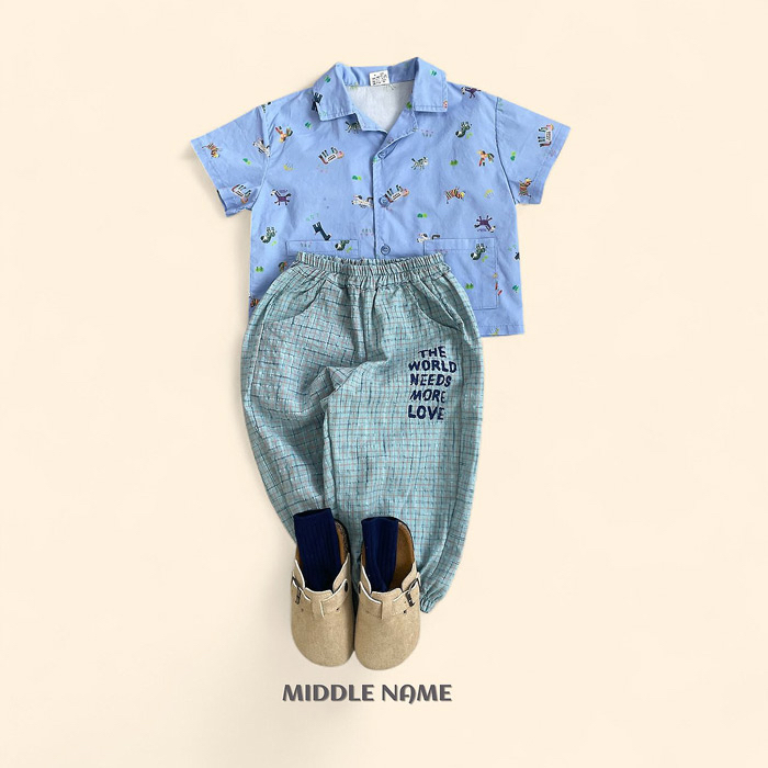 🇰🇷middle name shirts