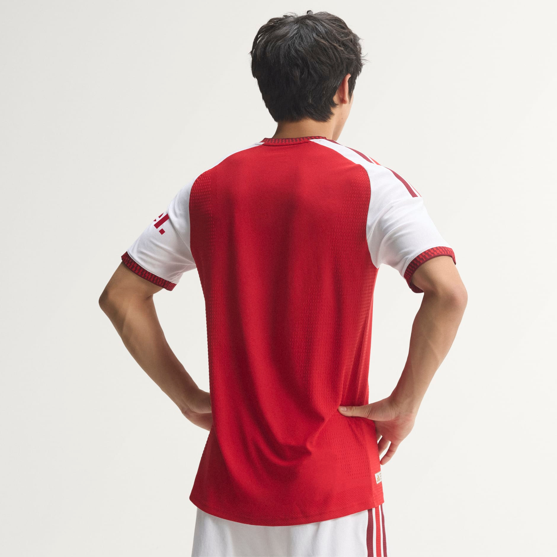 🔴⚪融合酋長球場建築美學 Adidas Arsenal 阿仙奴 2026-27 主場 Authentic 球員版球衣 (可加印字章) JZ3165