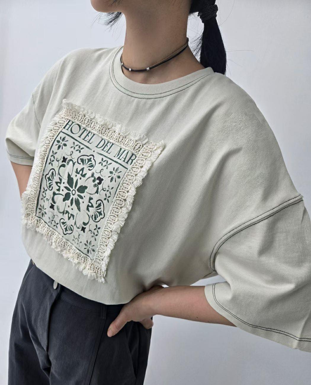 流蘇勾花邊短袖tee