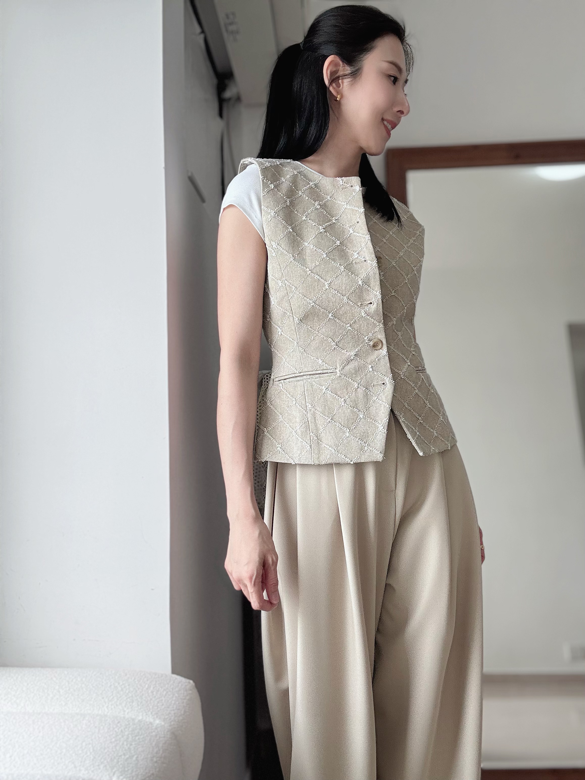 MARGOT Elegant Diamond Vest