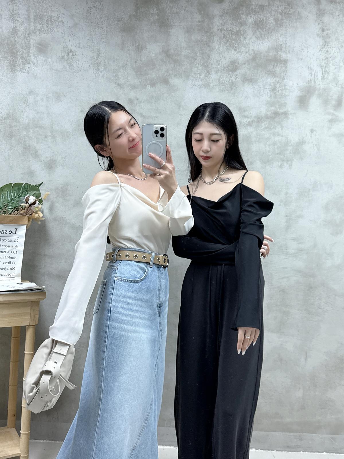 E09 滑料一字領Top