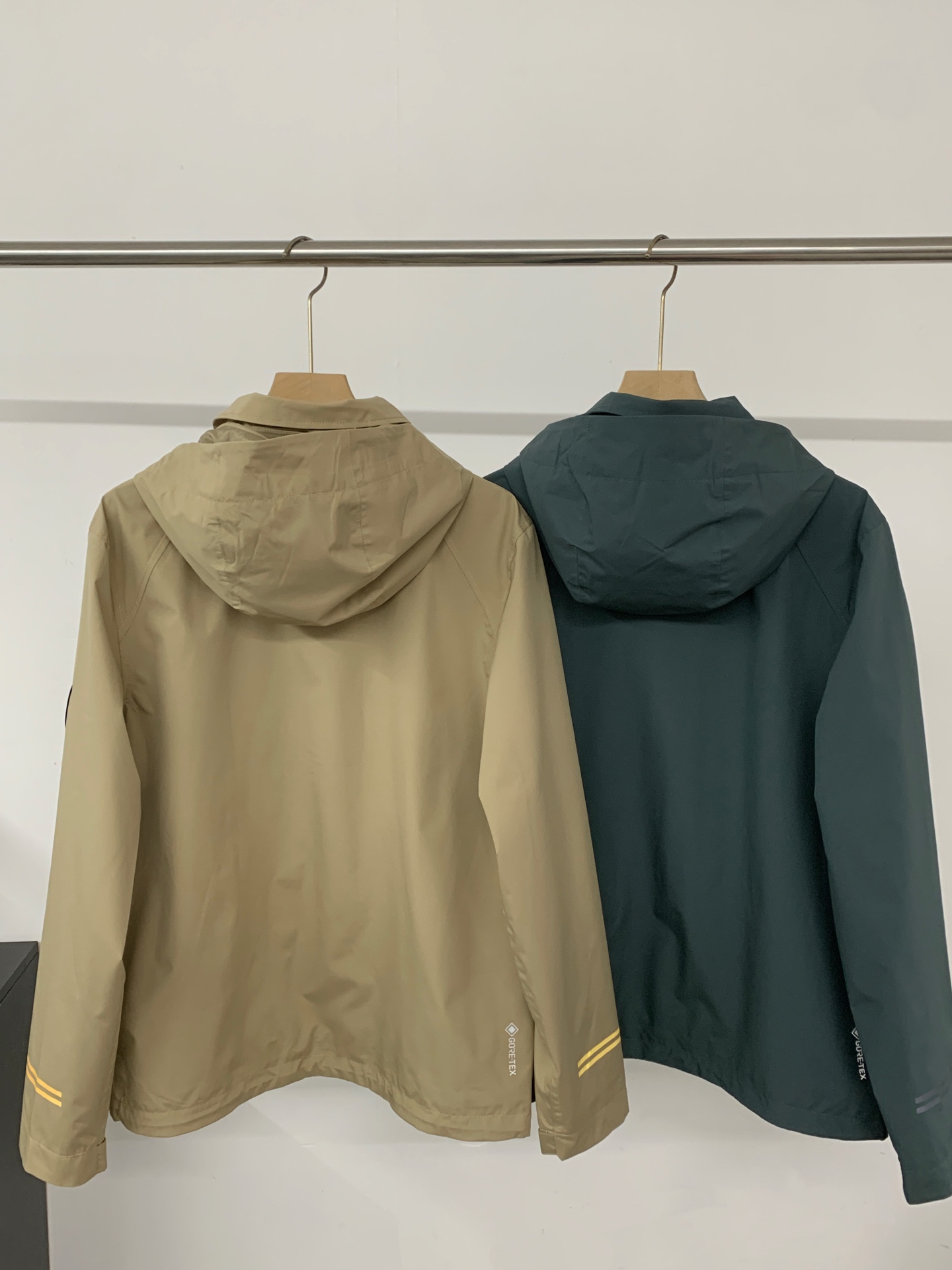 法國 AIGLE 防風防雨連帽拉鍊外套