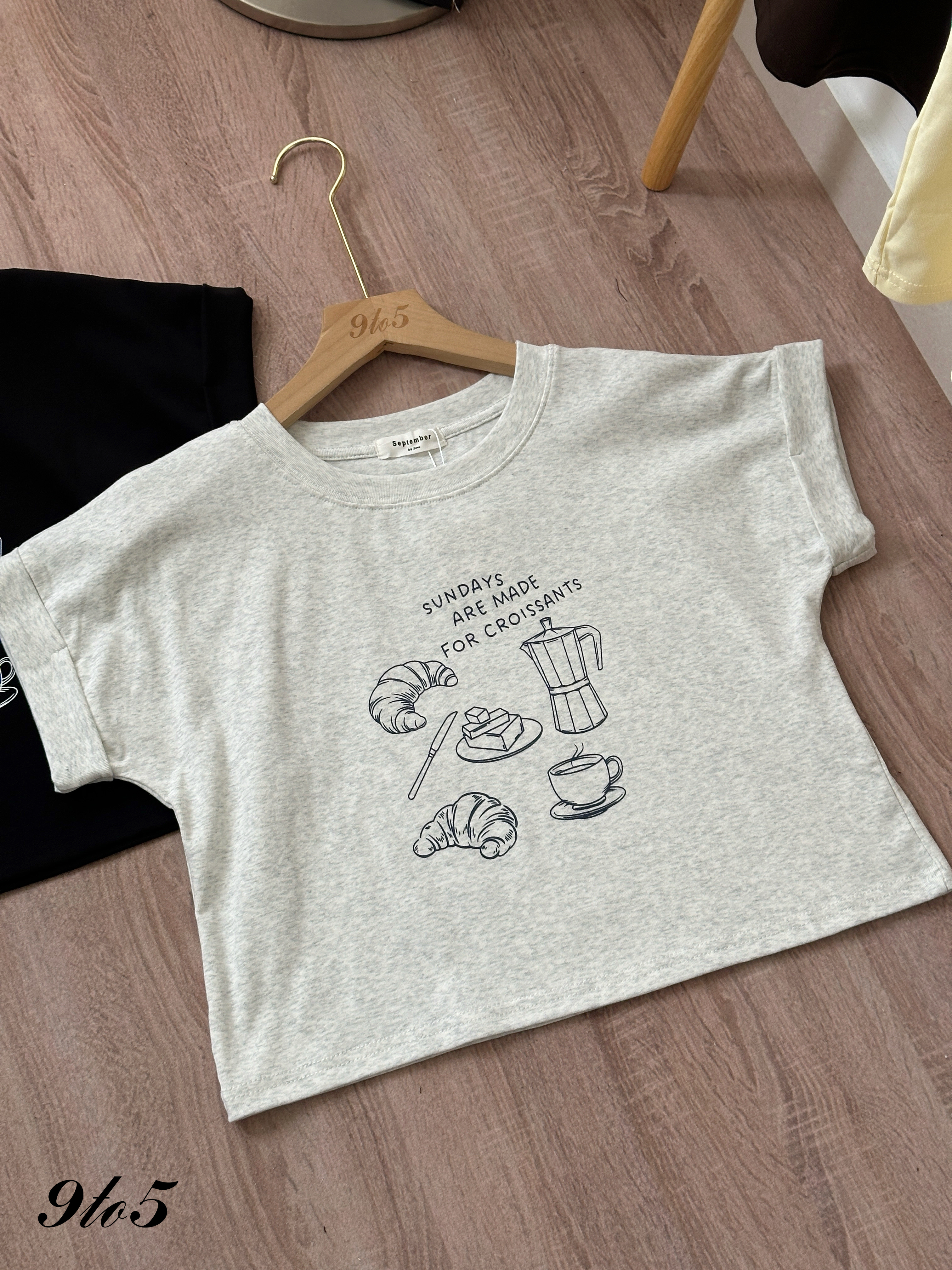 T4383 Cape Sleeve Printed Crop Tee - 4 Colors 