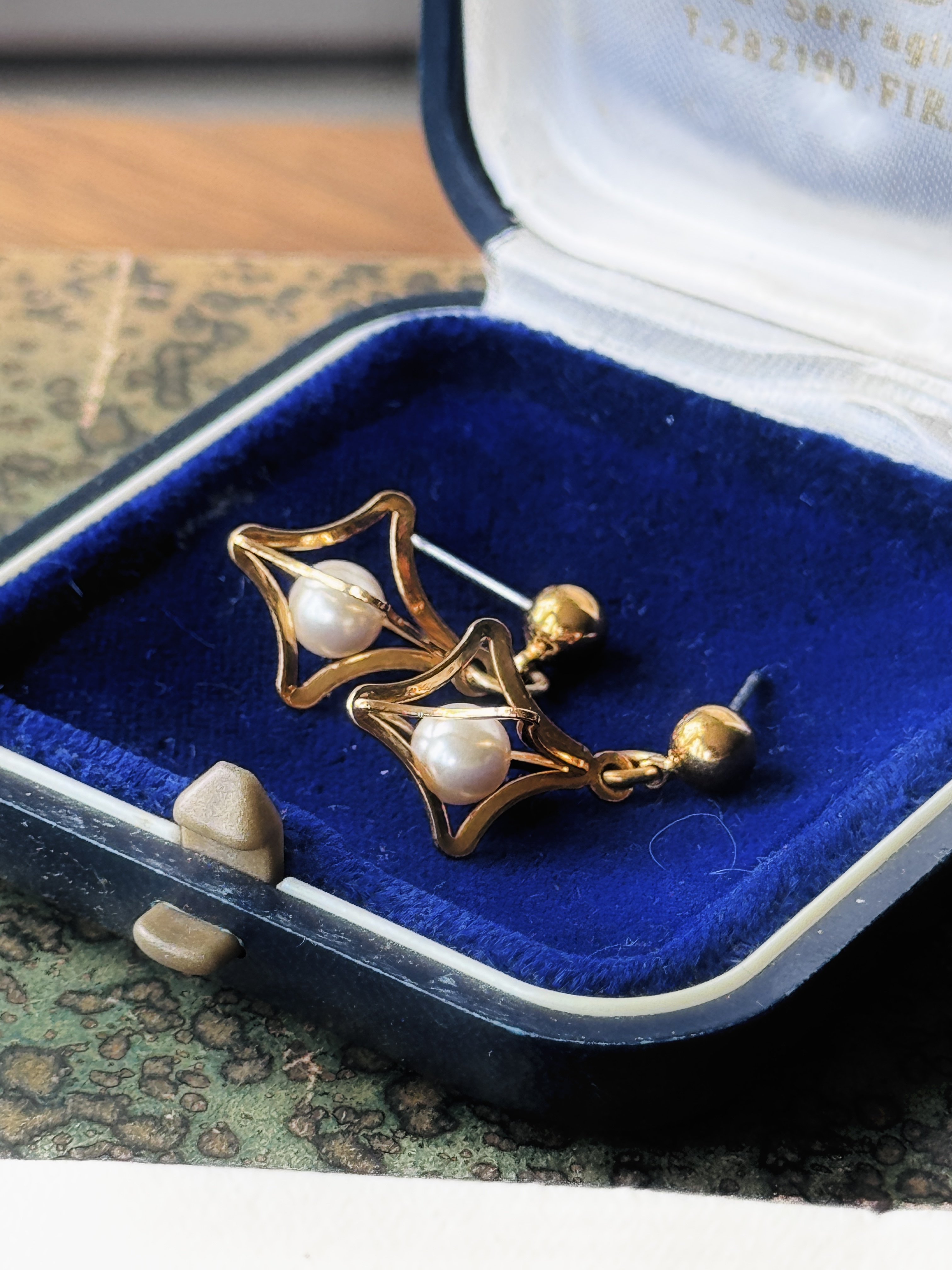 Vintage Pearl Starburst Golden Stud Earrings （MT2585-6)