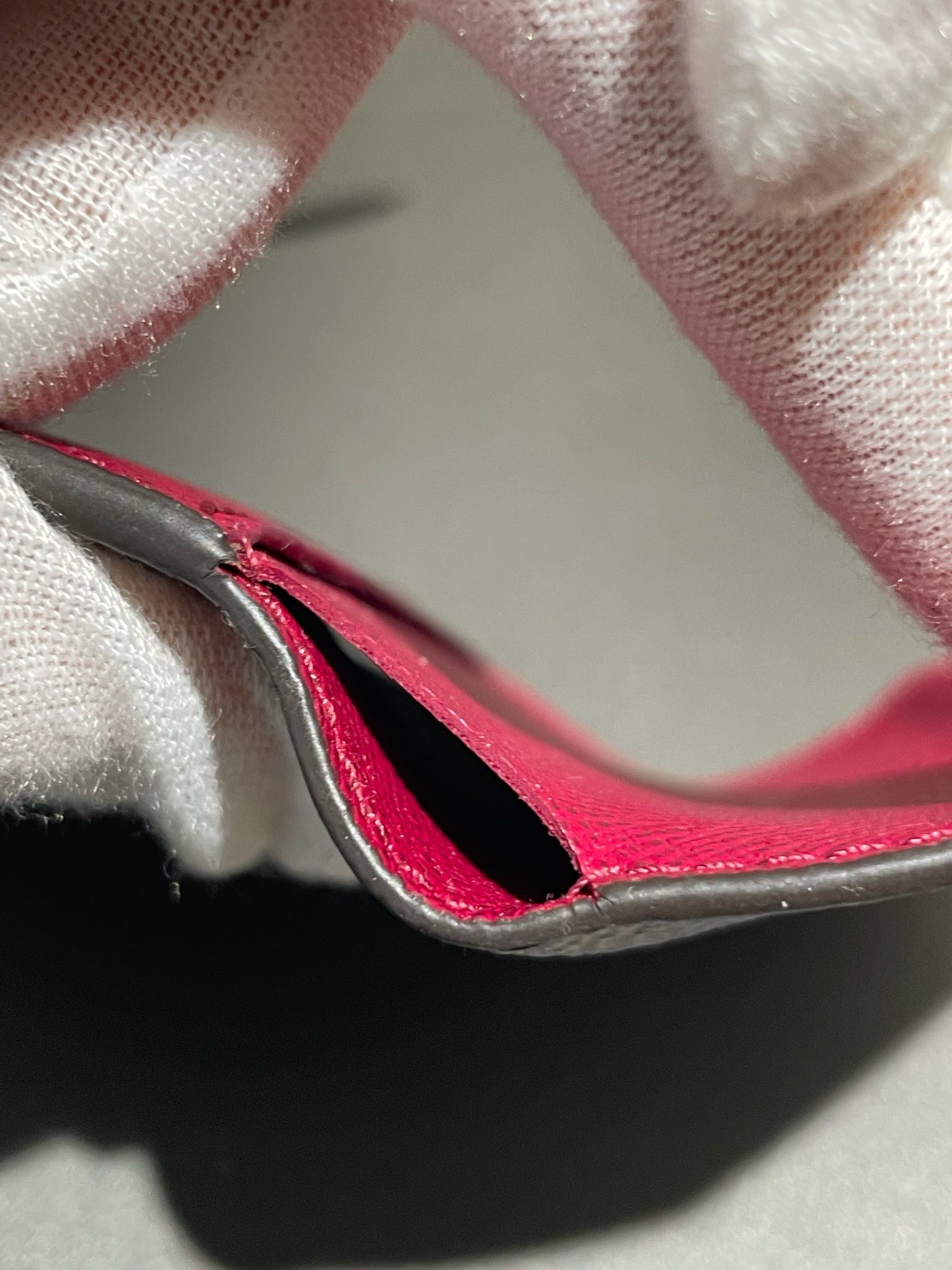 【預訂貨品】LV 紅色豆豆銀包