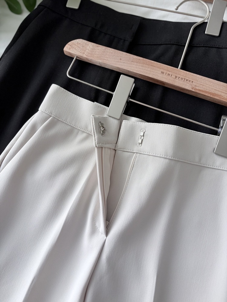 Classique Tailored Pants (Light Beige)