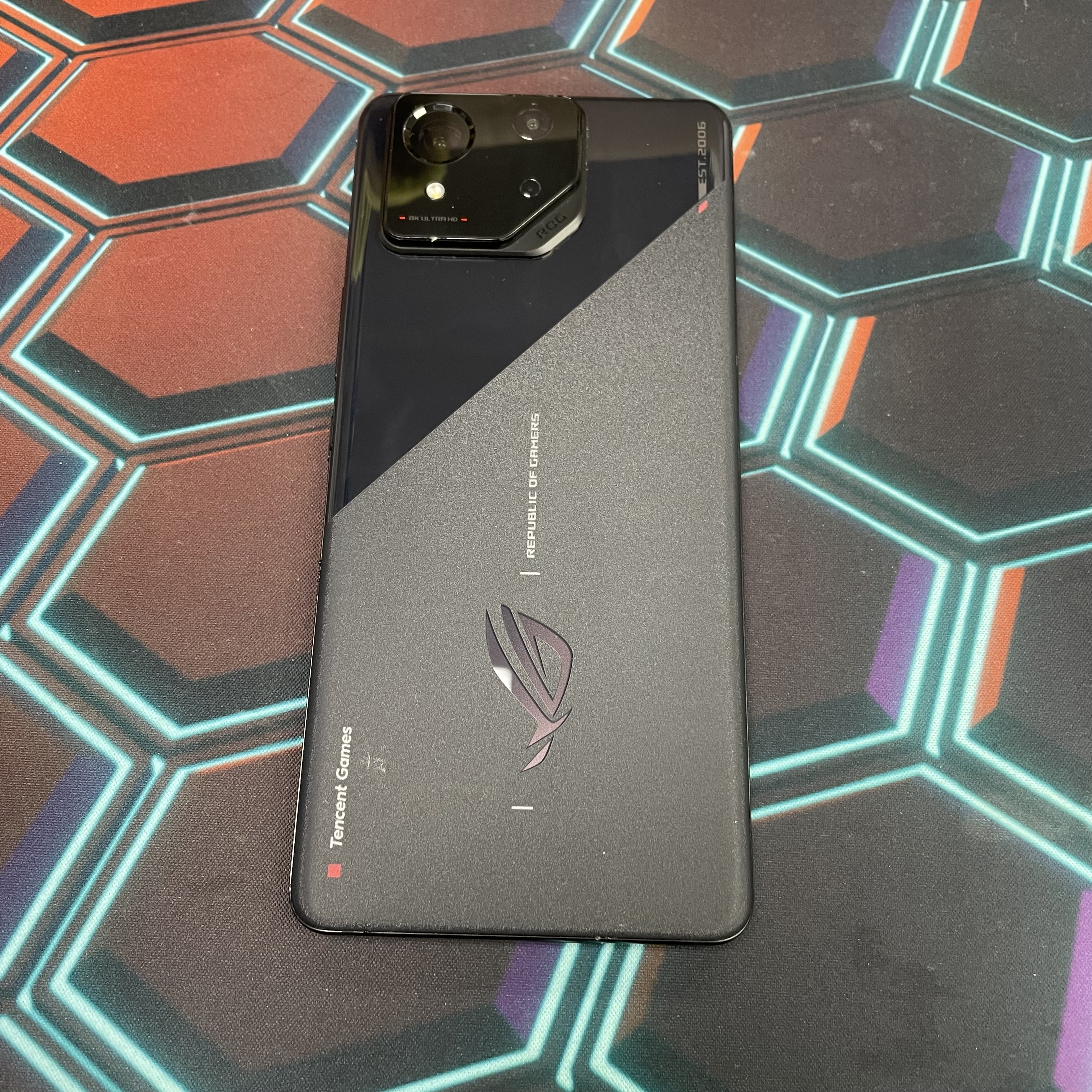 *8372 ASUS ROG Phone 8 勁靚機 16+256GB 黑色 black