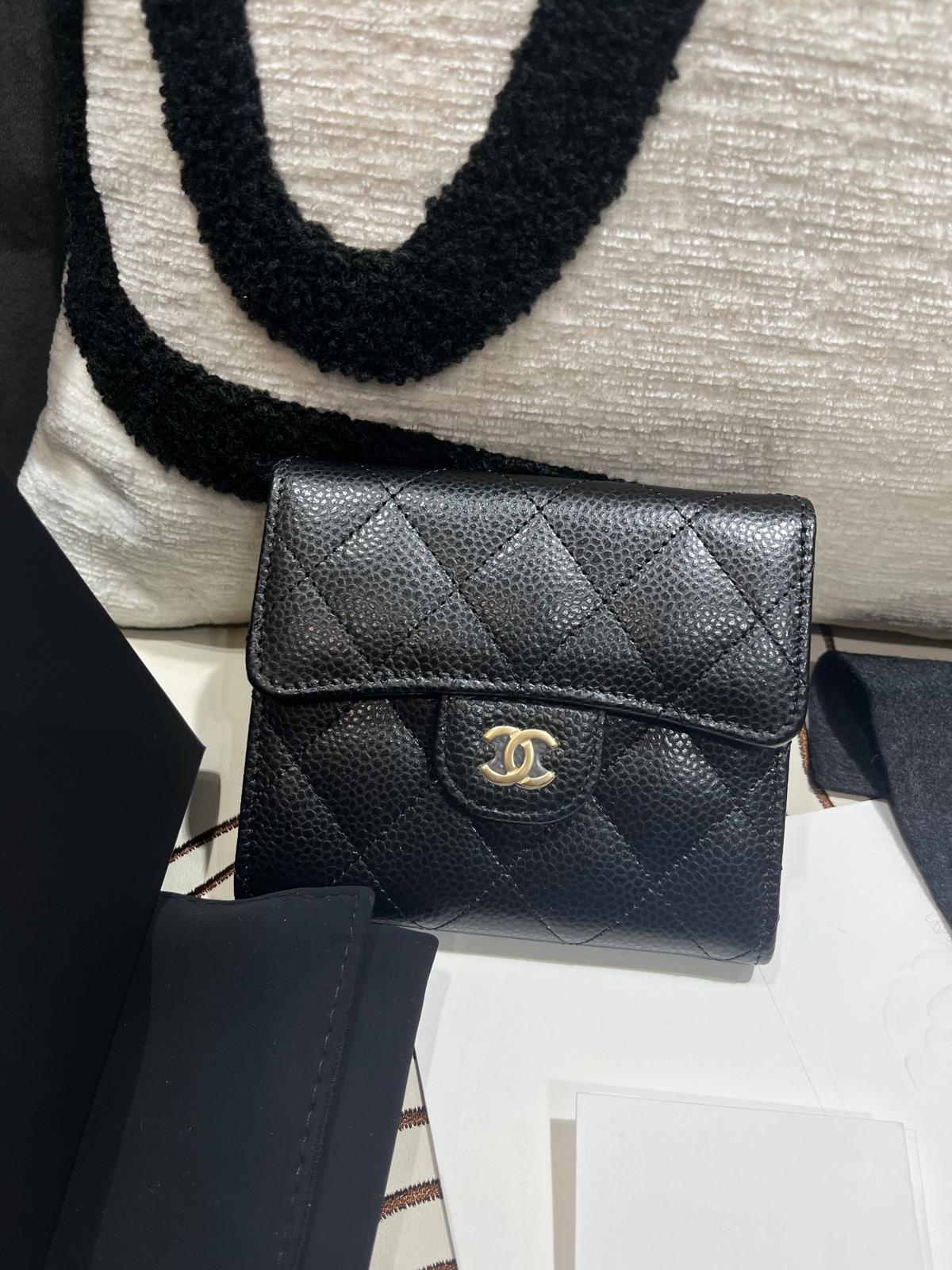 全新 Chanel Classic Flap Wallet 黑色魚子醬牛皮金扣 100%Authentic, Brand New 全新 ✅收據✅晶片✅Dust Bao✅Box