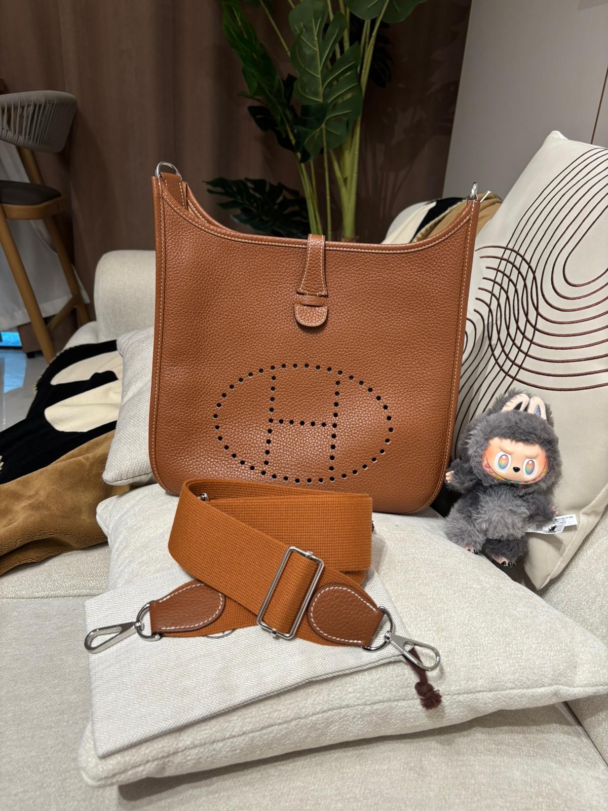 Hermes evelyne 29, STAMP Y 金棕色銀扣 100%Authentic ,98%new  ✅Dust bag✅strap