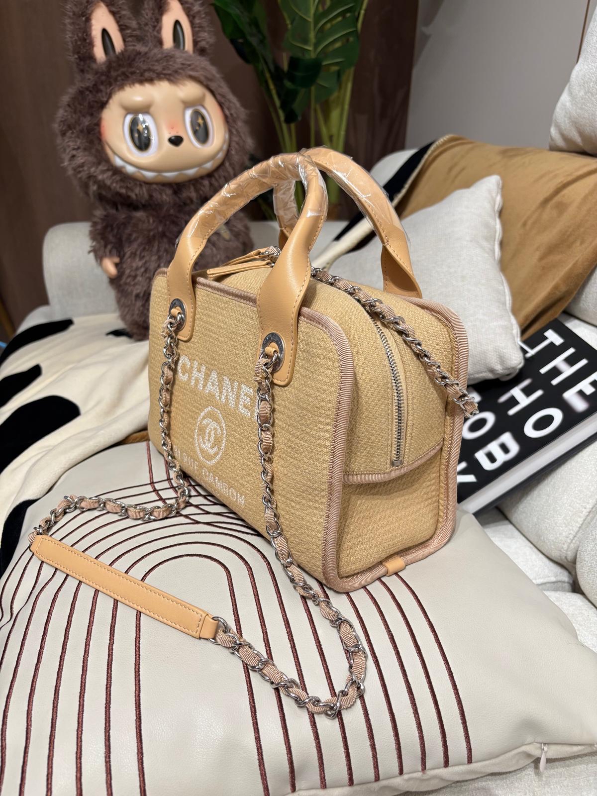 Chanel DEAUVILLE bowling bag 100%Authentic ,99%new ✅收據✅chip ✅dust bag✅盒
