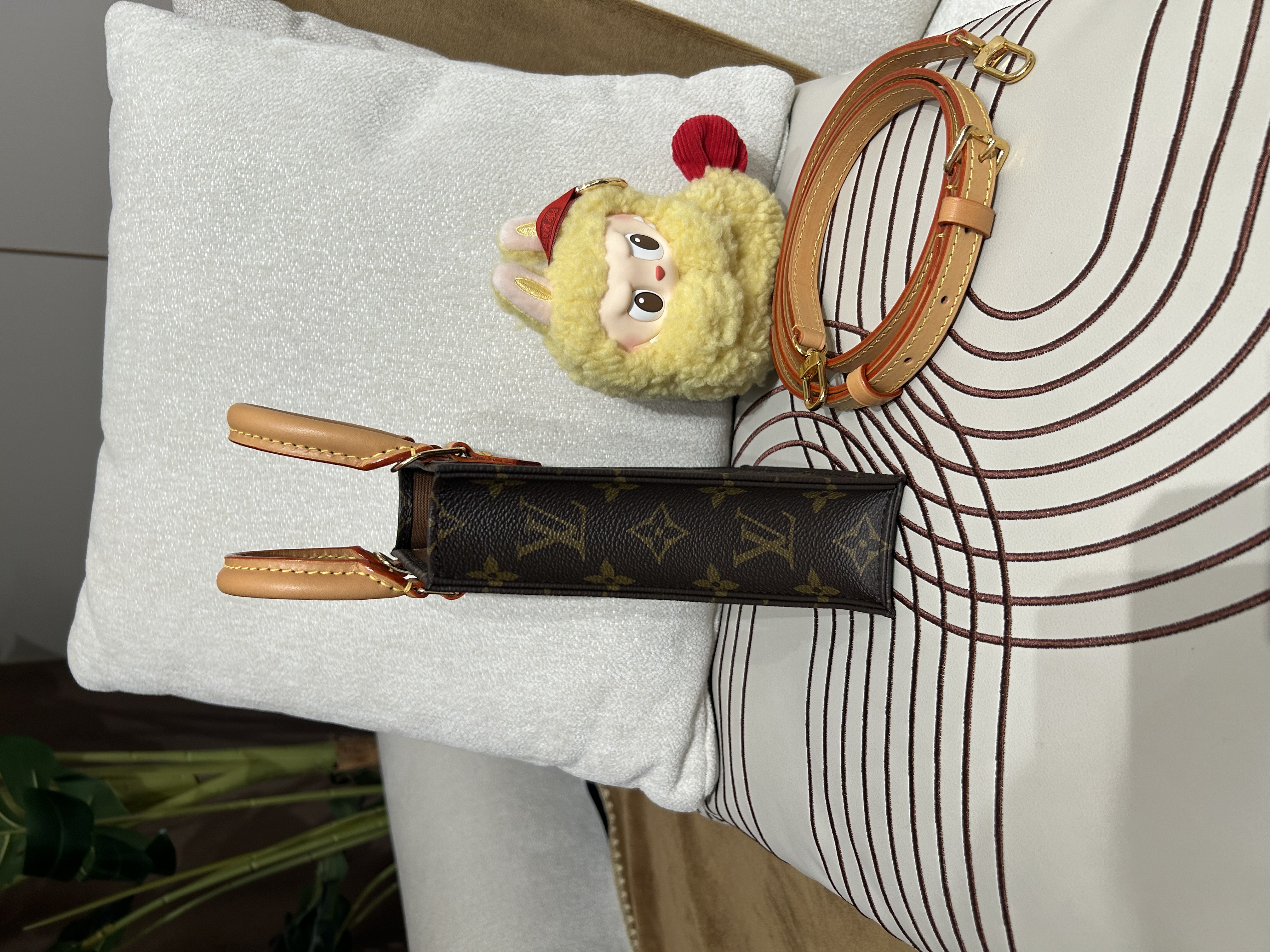 LV Petit Sac Plat Monogram M69442 100%Authentic, 99%New ✅NFC✅Dust bag✅Box