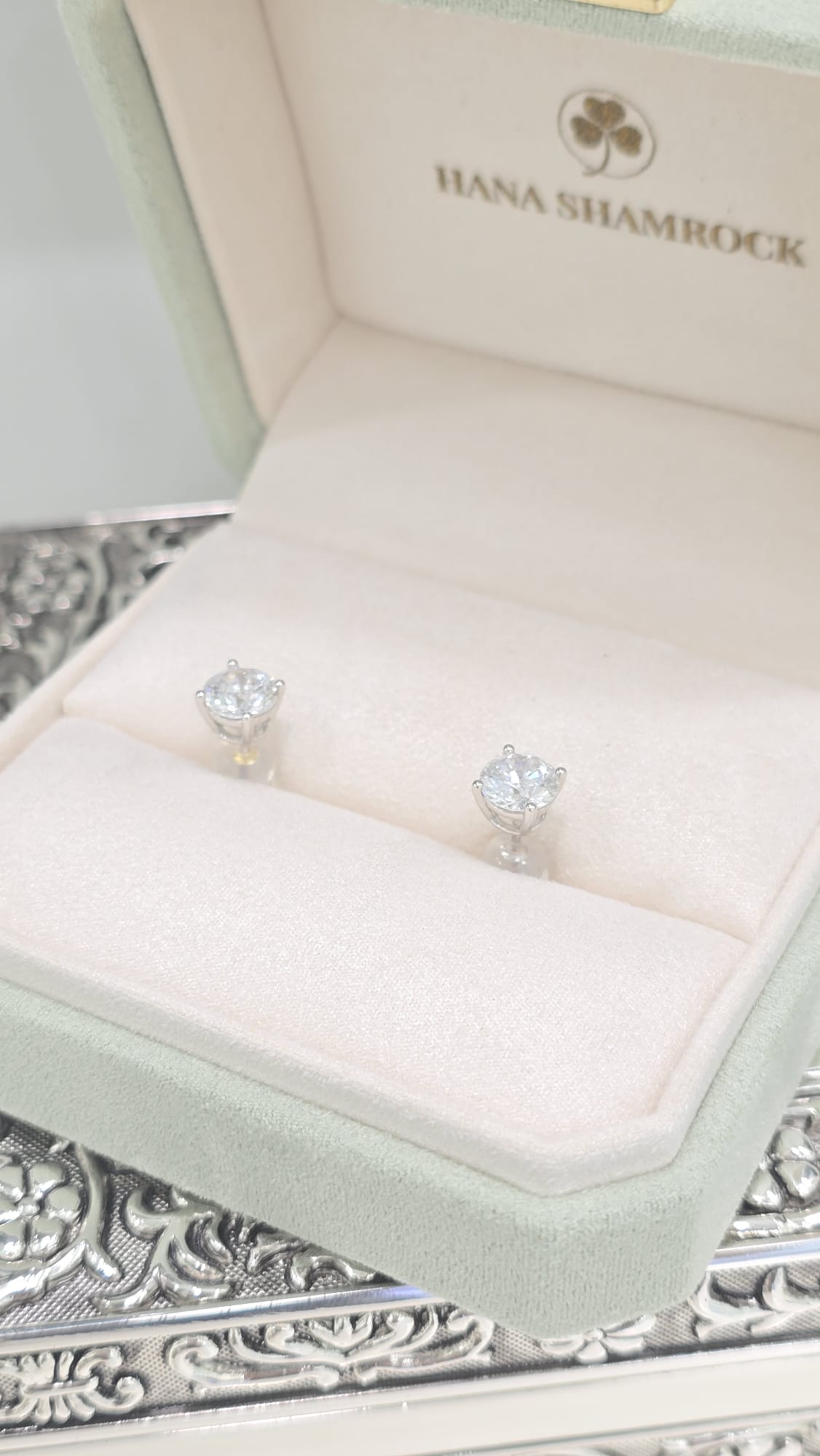 18K白圓形培育鑽石耳釘 D2.0ct/2