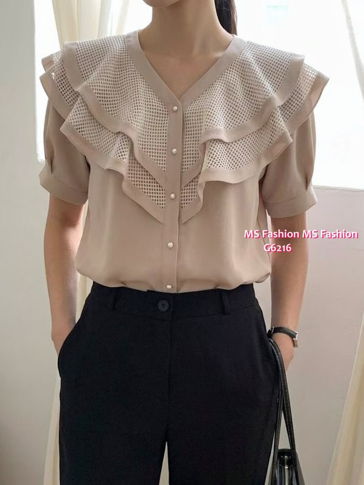 G6216 韓國🇰🇷V高質V領通花ruffle top