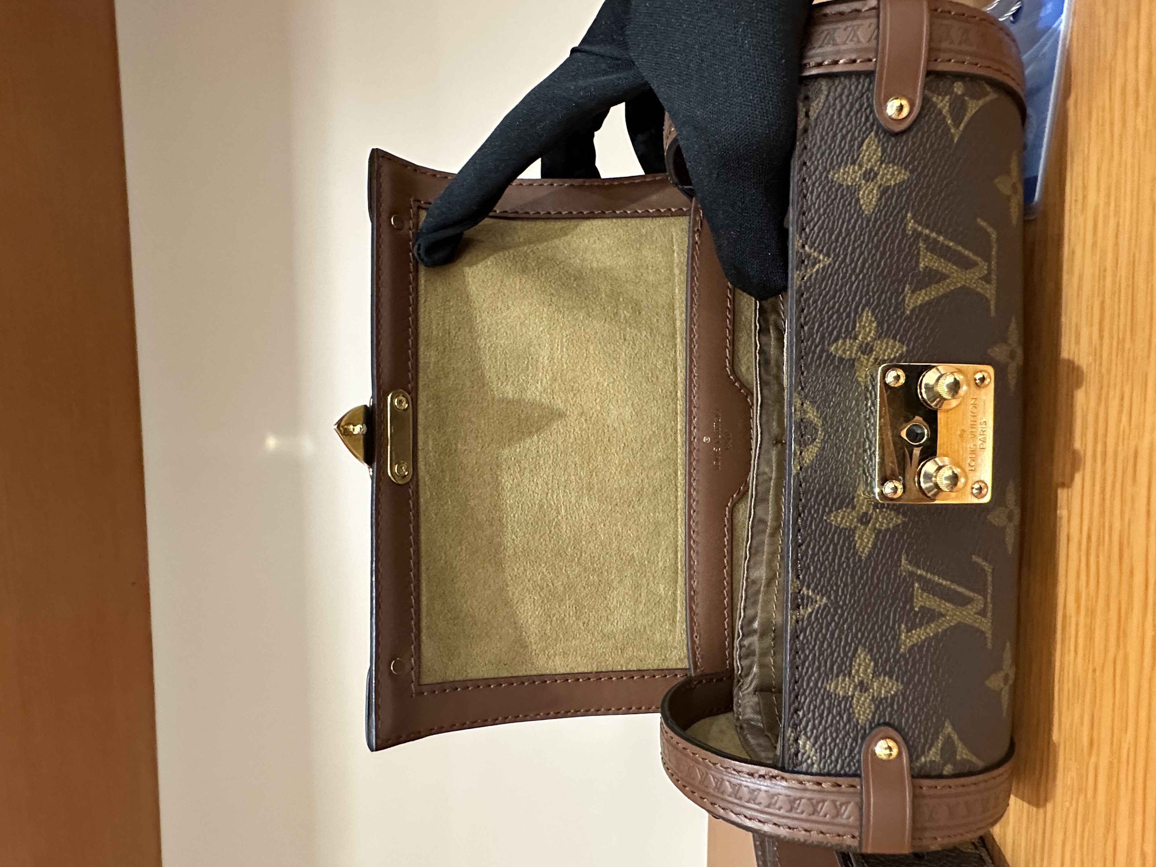 直播貨品 |  [1個-$100 2個-$300］HH08