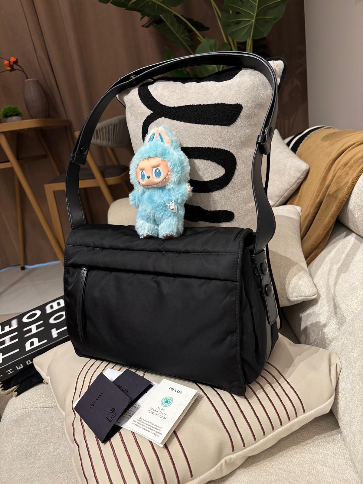 Prada Traveller Re-Nylon shoulder bag  100%Authentic, 98%new ✅certificate ✅dust bag 