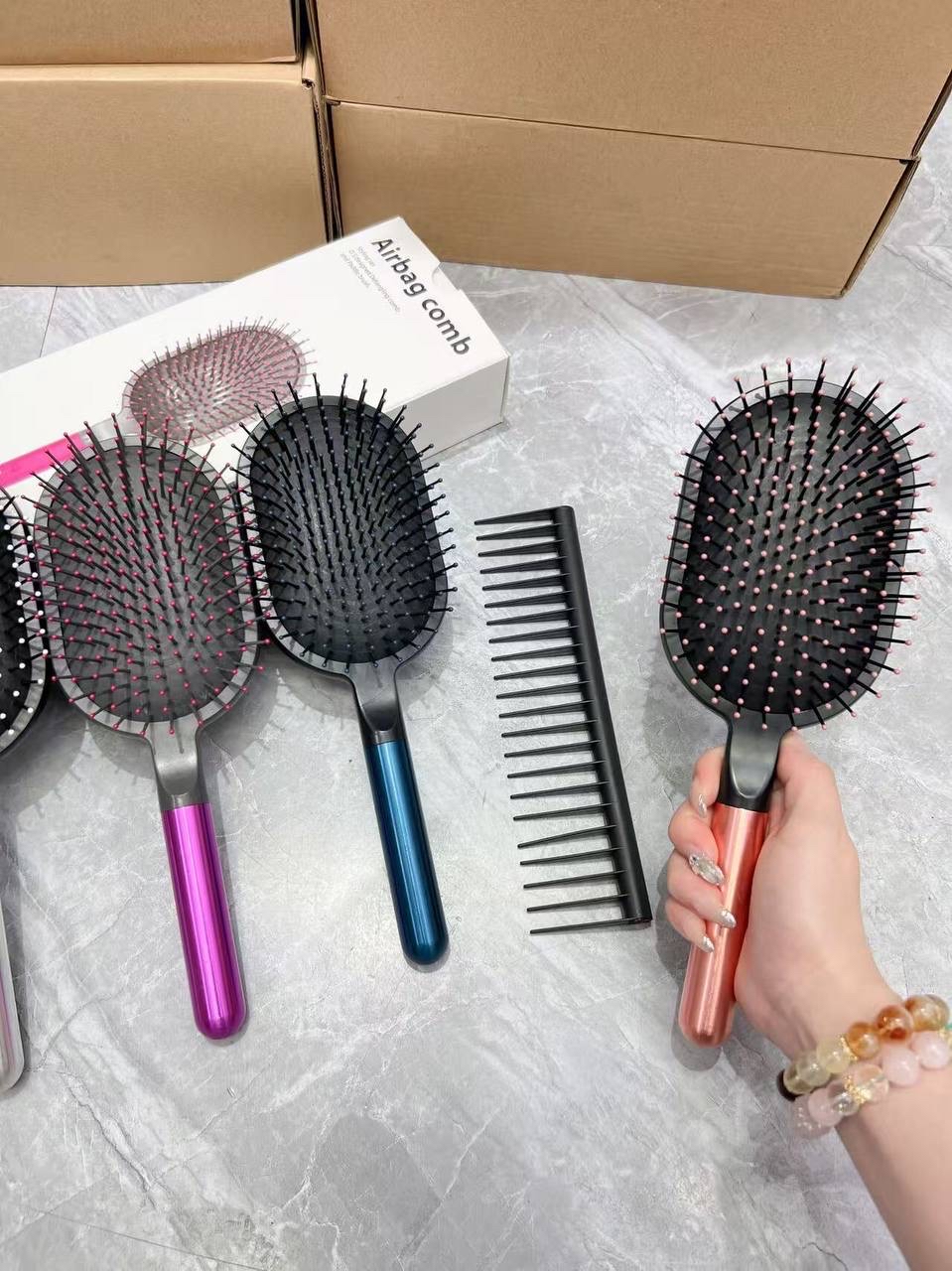 P894 气垫梳套盒