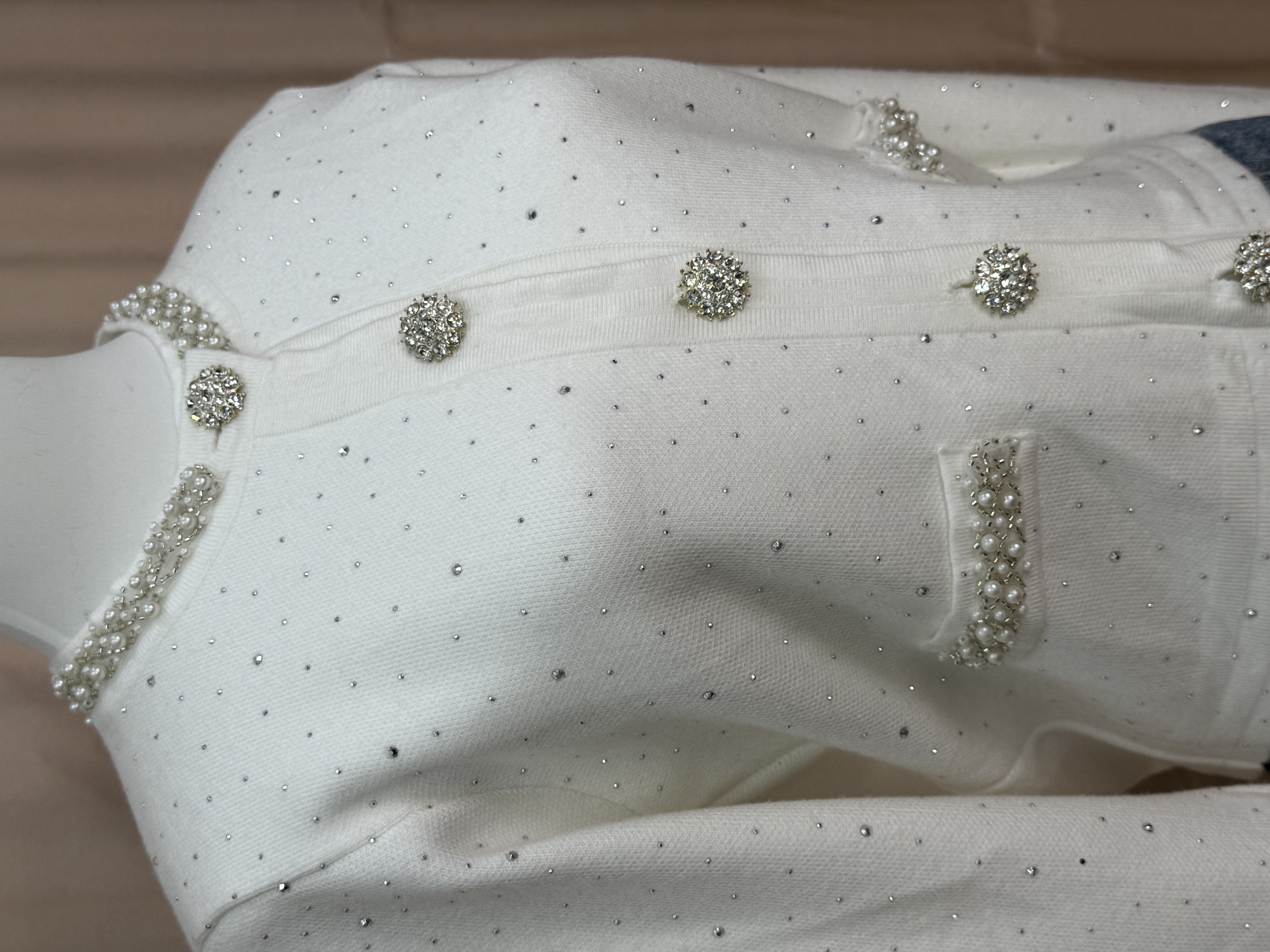 奶白碎钻小香衫