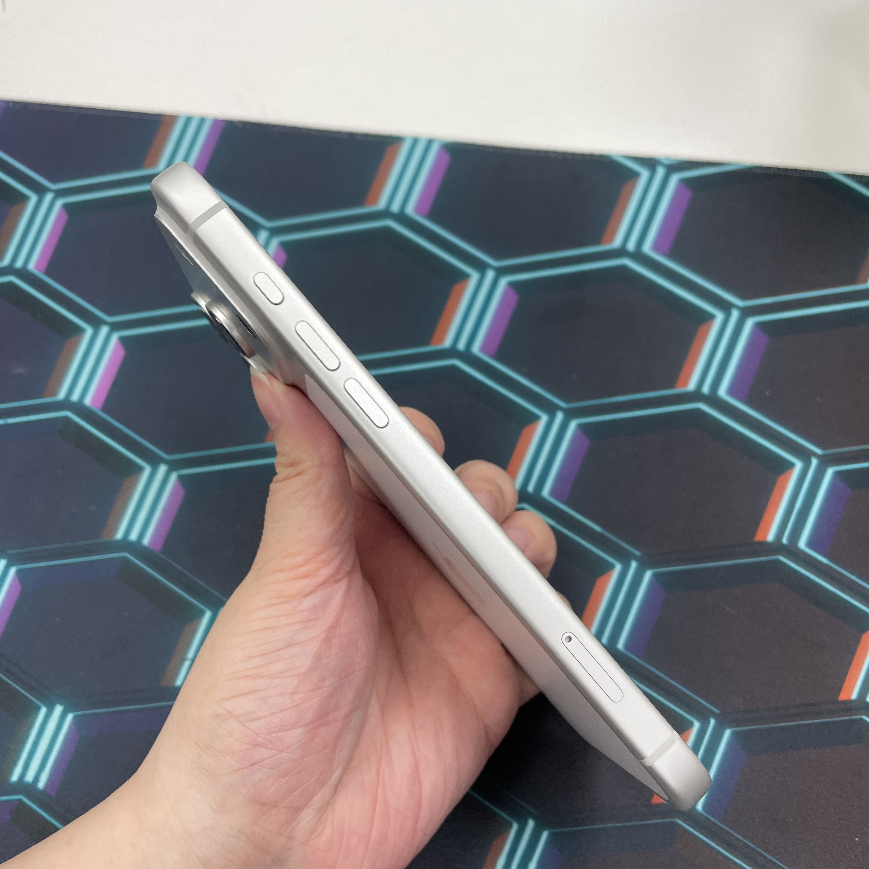 *6408 17 pro max 未使用品 1TB 電100 銀色 sliver