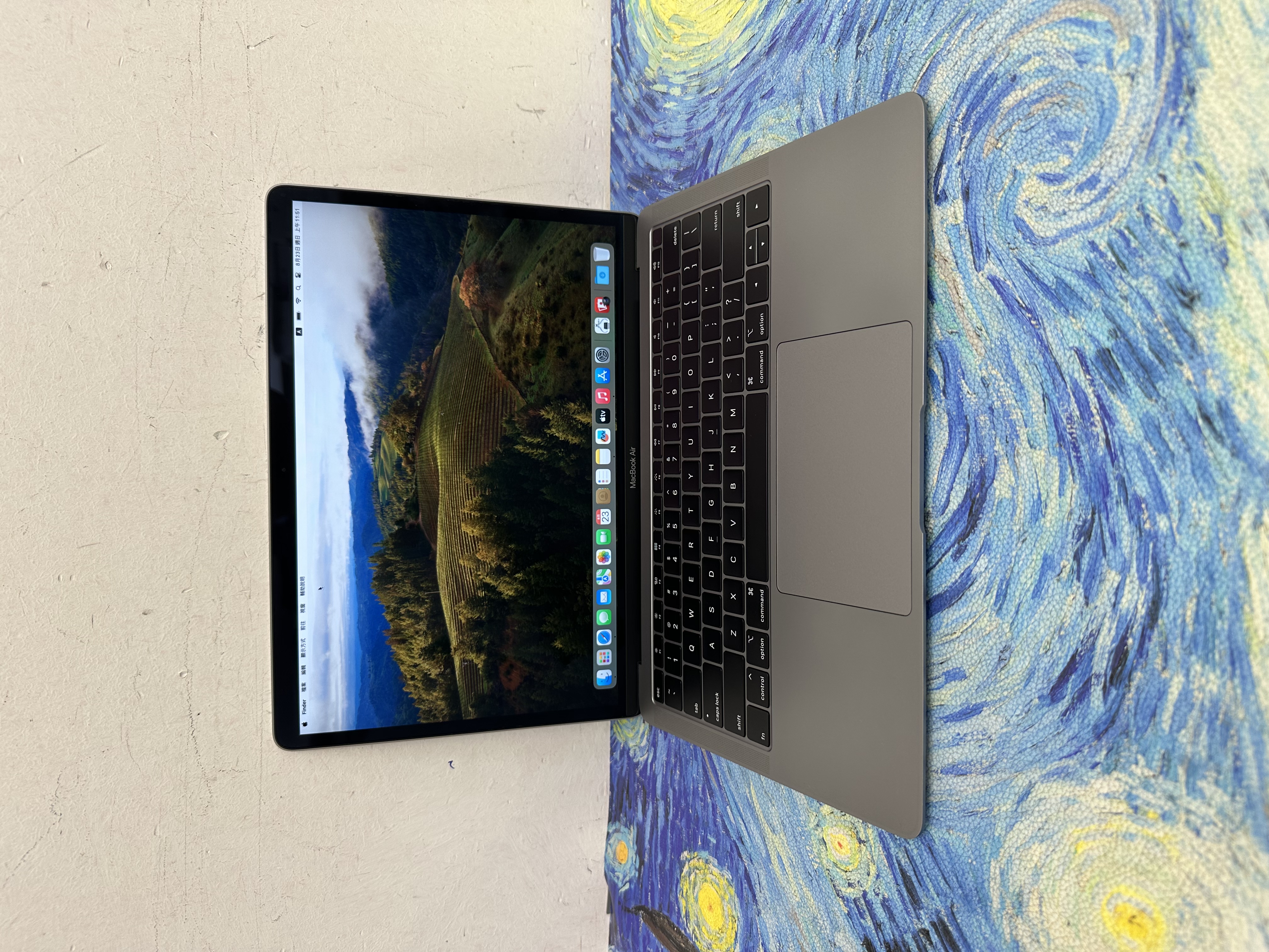 #6064 Apple Macbook air/13寸Retina i5 CPU /16GB Ram/512GB SSD/太空灰/輕薄文書機/ Gaming Laptop / Notebook/ MacbookPro / Movie / Netflix 