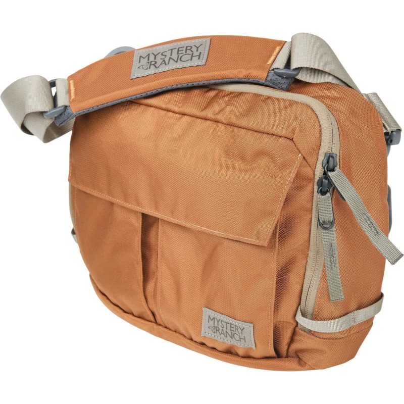 Mystery Ranch District 8