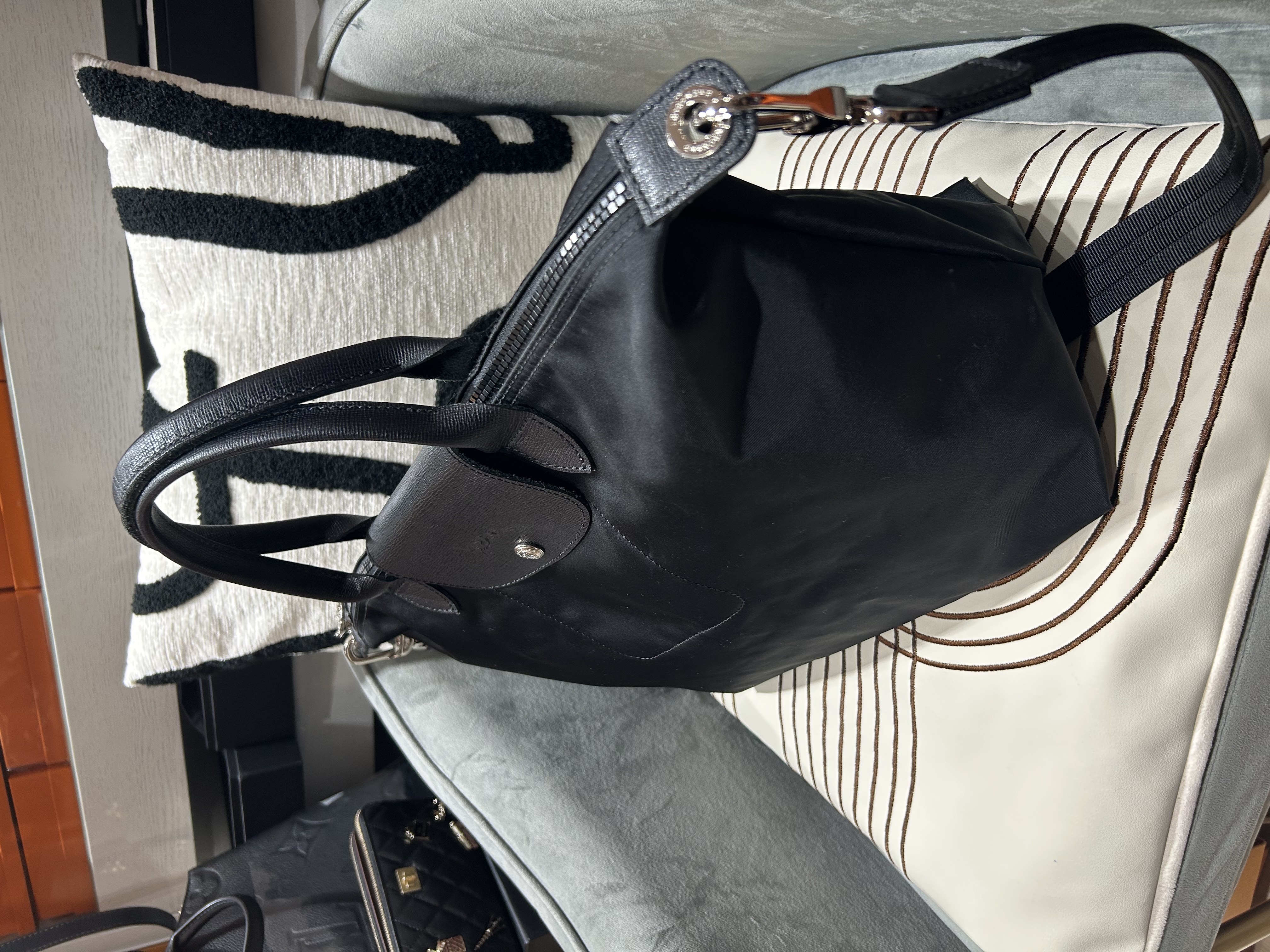 Longchamp Nylon Crossbody Bag Black 100%Authentic, 98%New