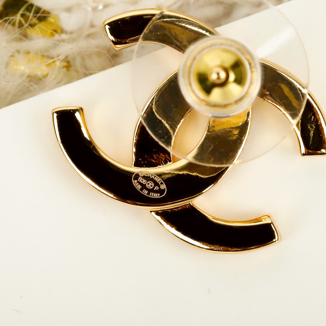 【原單】CHANEL 金色小號CC鉚釘耳環 - 禮盒裝