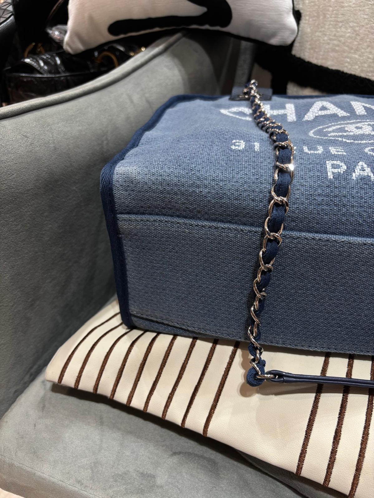 Chanel Deauville Boston 2Way Bag 100%Authentic,93%new✅20card✅dust bag 