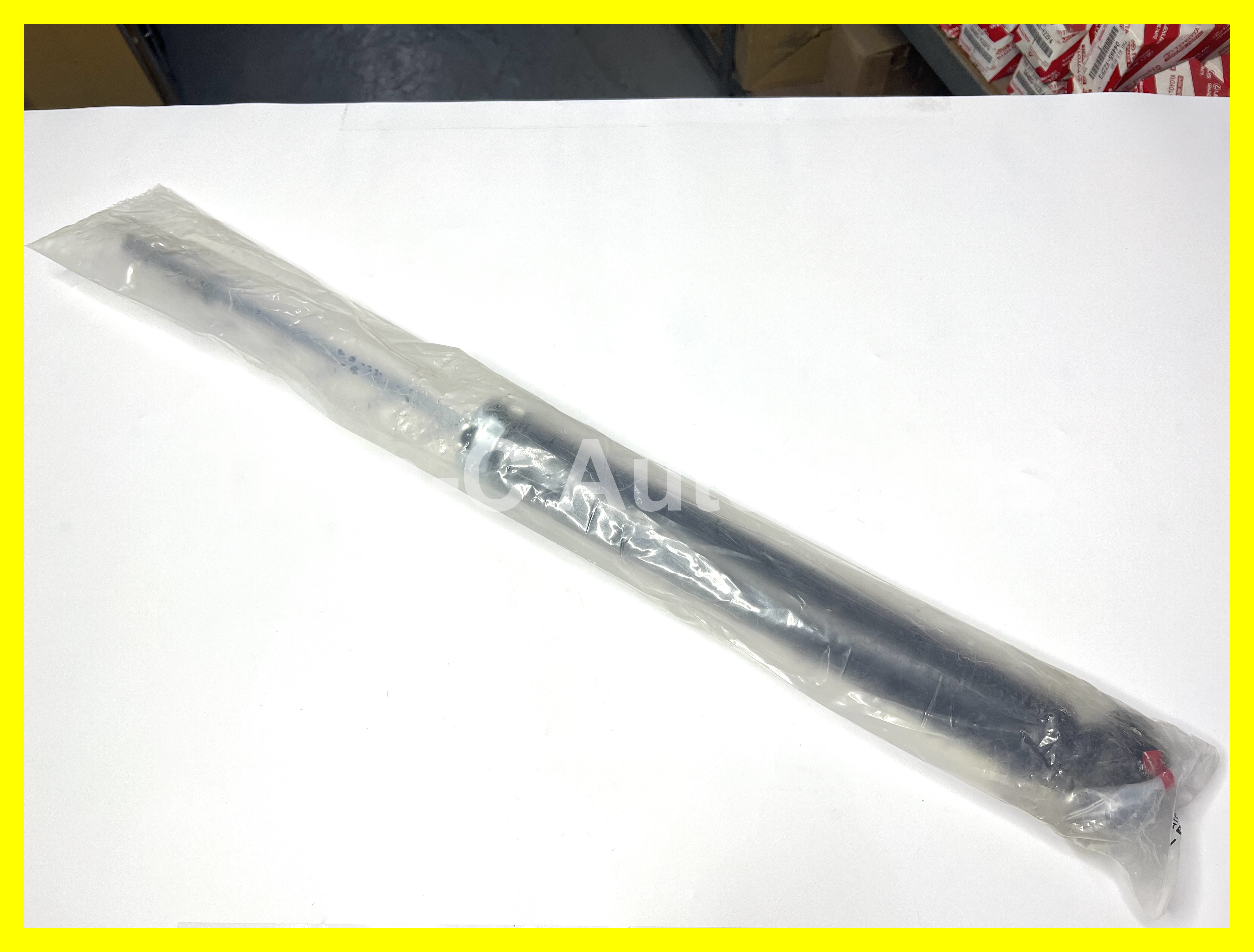 尾避震機 48531-80818 - Toyota Noah Voxy 80系