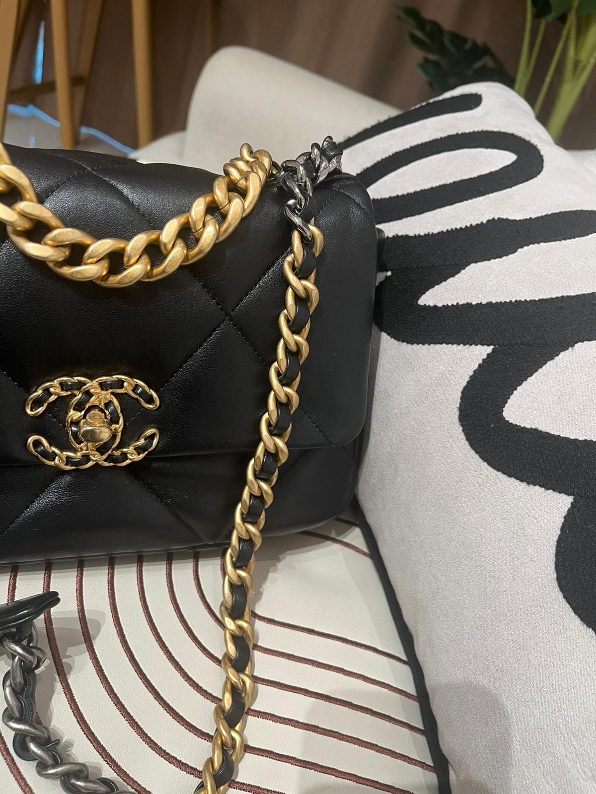 Chanel 19 Small AS1160 100%Authentic, 98%New ✅晶片✅Dust bag✅Box