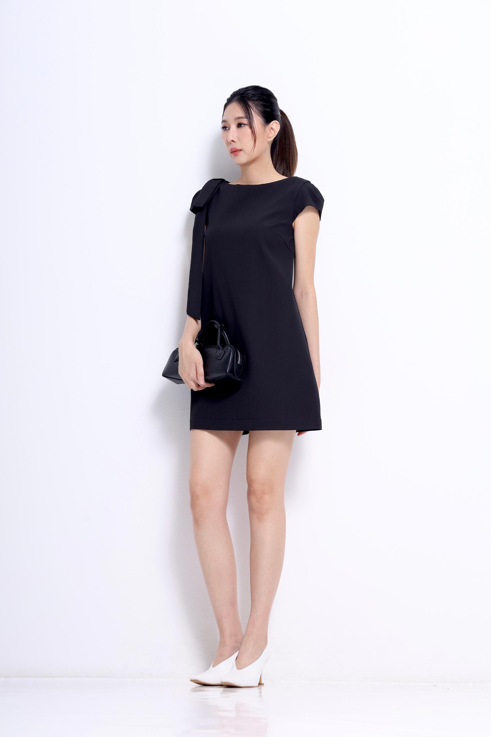 CD2143 CAPE SLLV A LINE DECENT DRESS