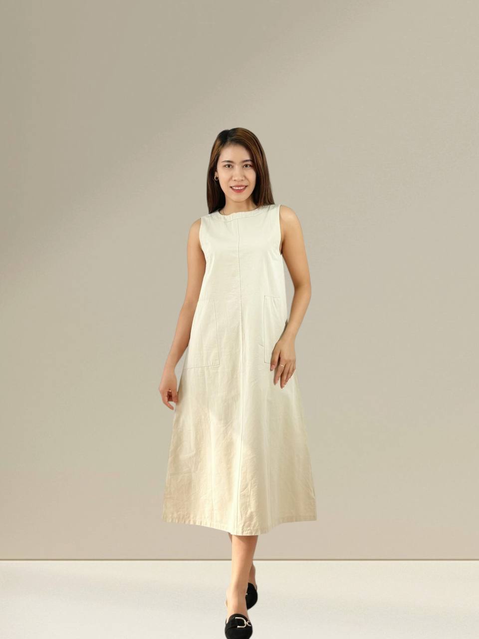 W80006 - Column Dress