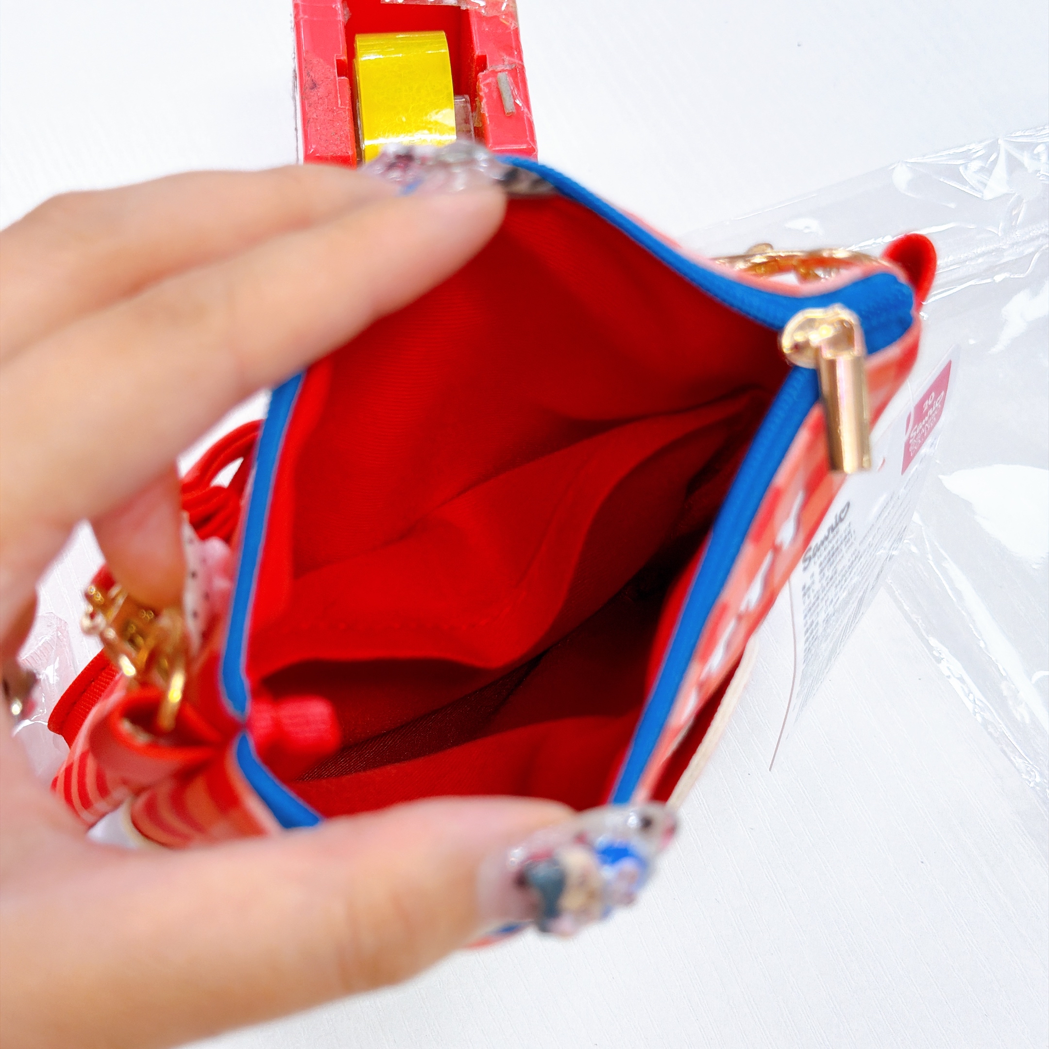 日本直送Hello Kitty新款心心眼系列