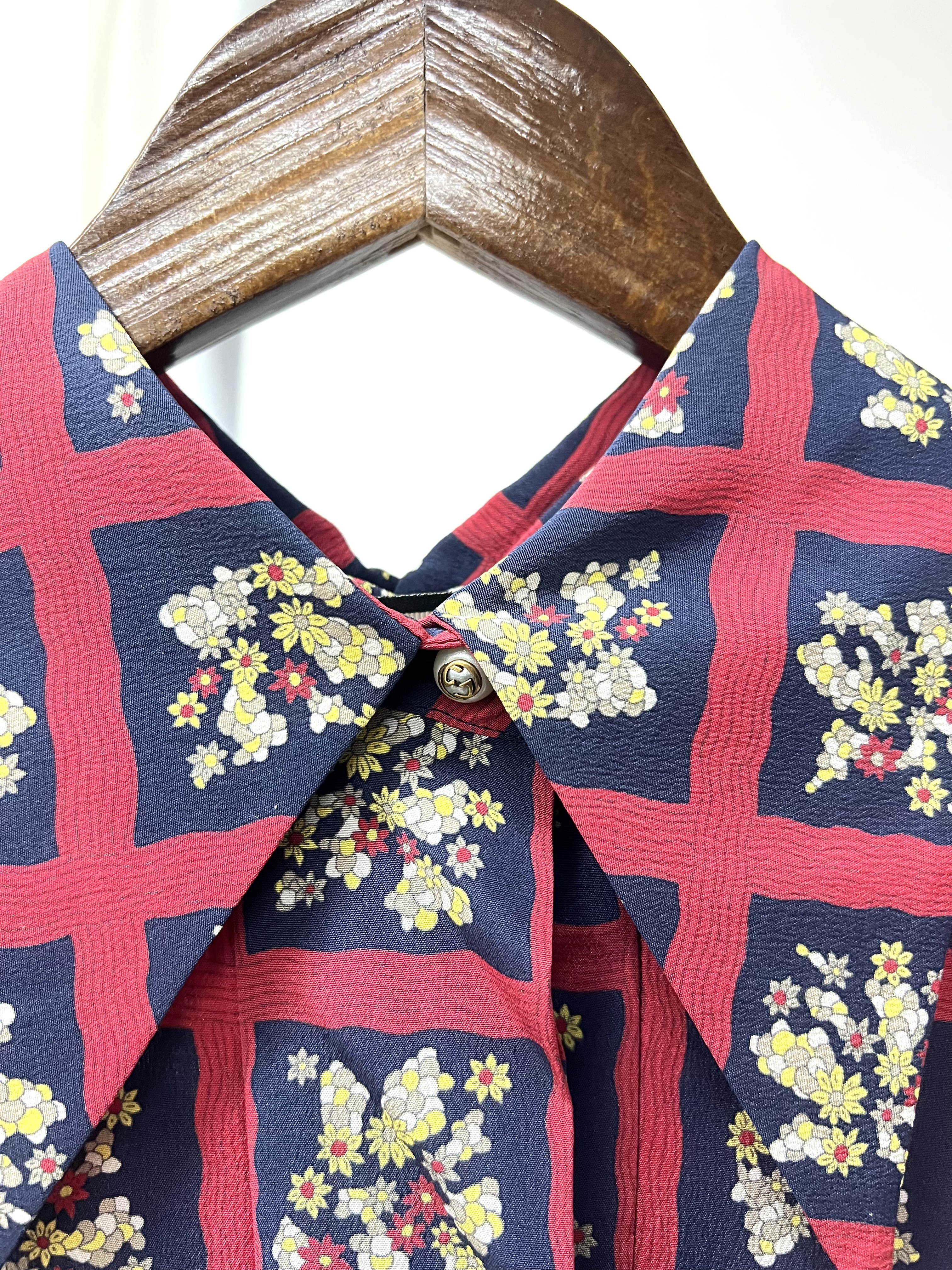 Pre-Owned GUCCI Geometric Flower Print Silk Midi Shirt Dress / Product Code: 26051909