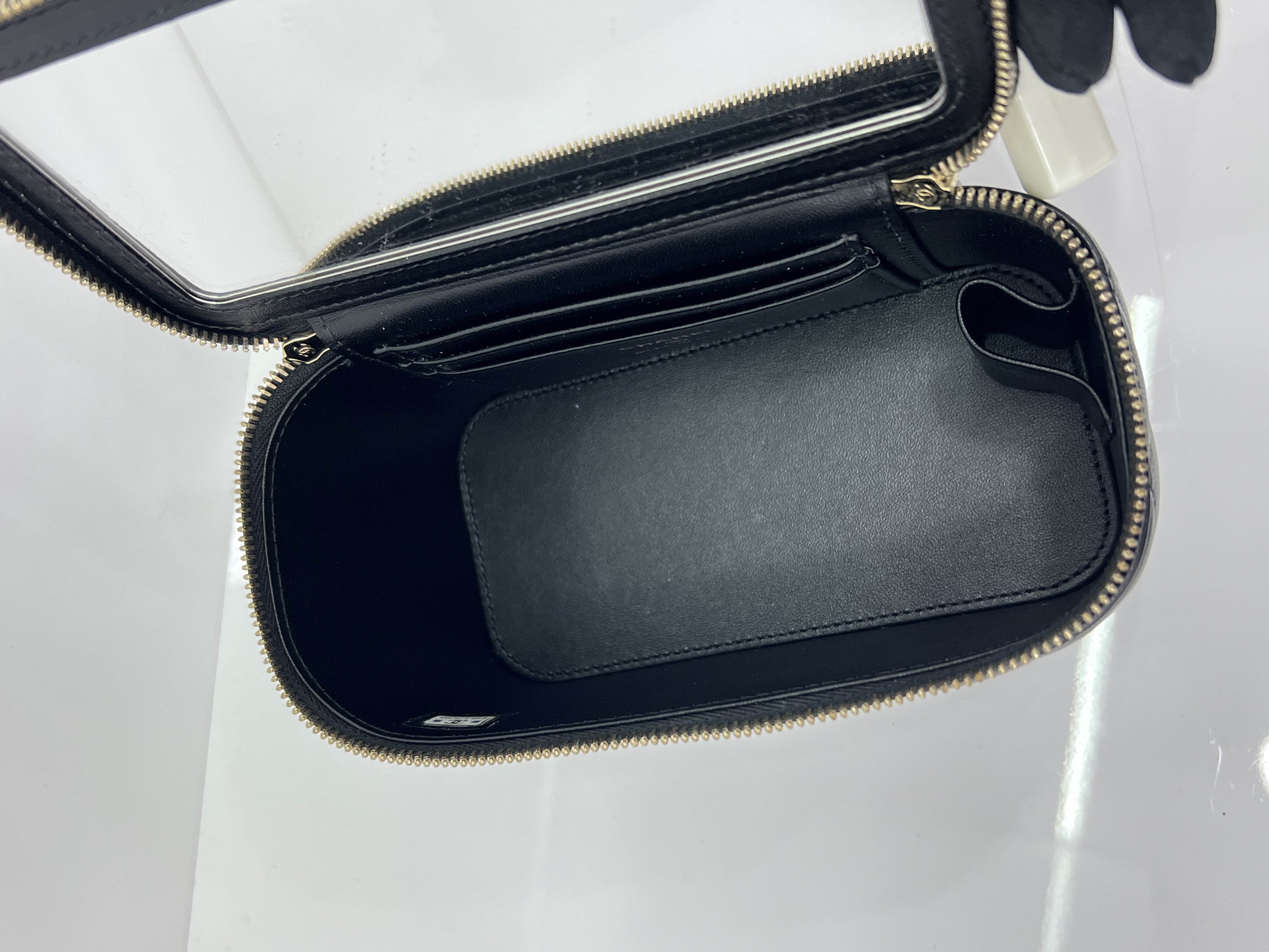 直播貨品 |  [1個-$100 2個-$300］EE40