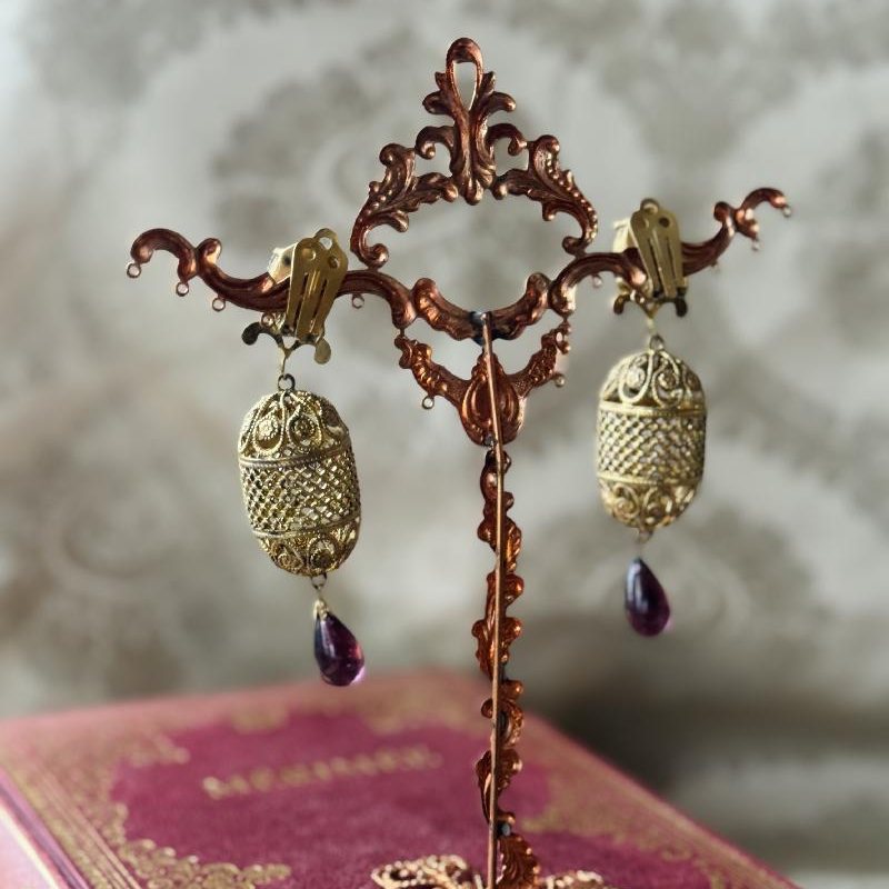 C.a. 1950s Czechoslovakian Baroque Style Gilded Lattice Clip Earrings with Amethyst Glass Teardrops(MT2421)