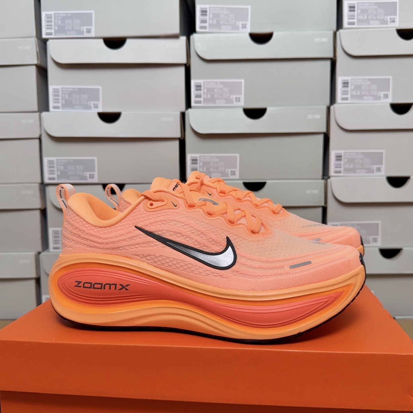 Nike Vomero Plus HV8150-801