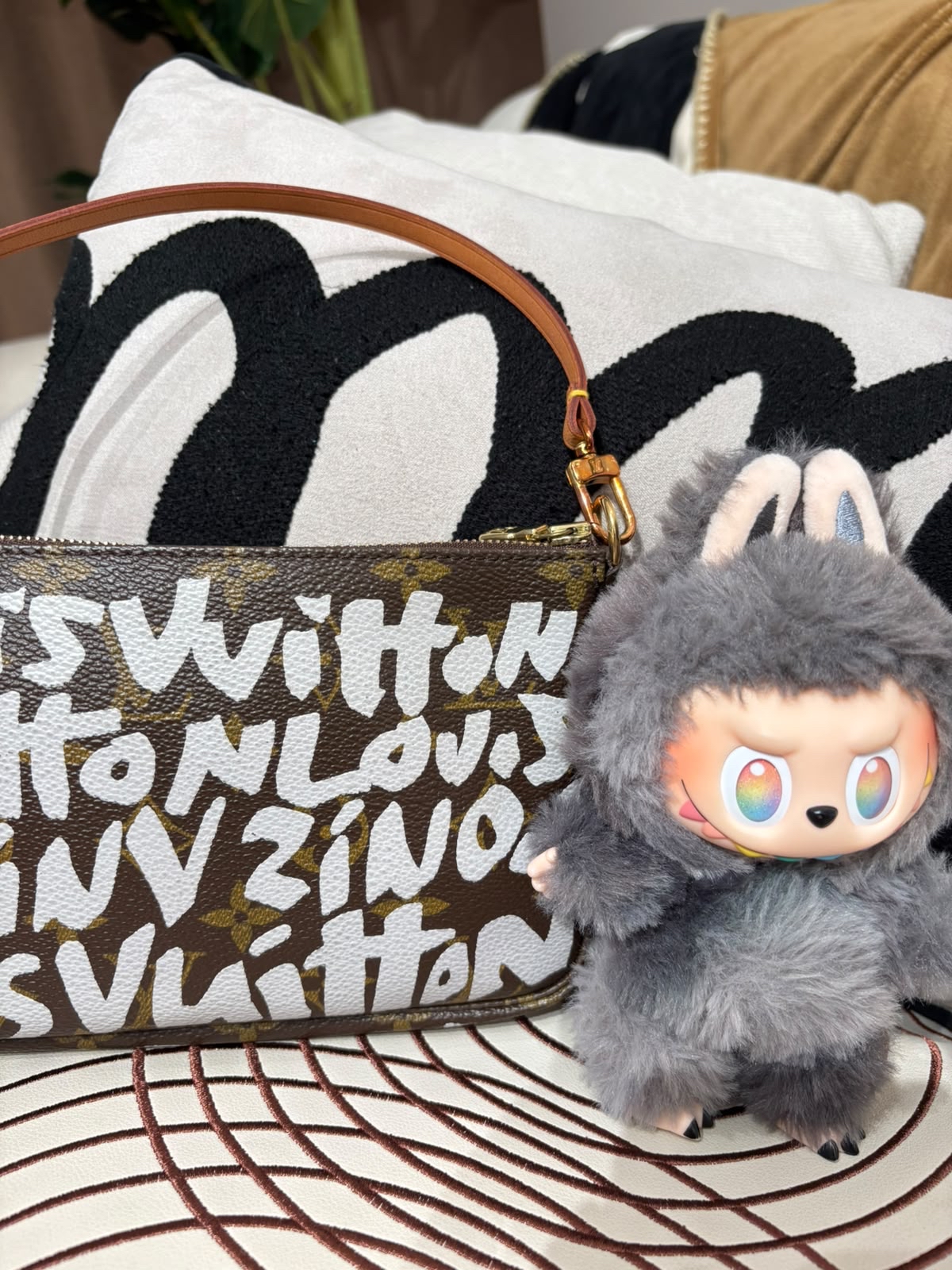 LV Stephen Sprouse Graffiti Pochette Bag 限量版 100%Authentic, 98%New ✅Dust Bag ✅Box