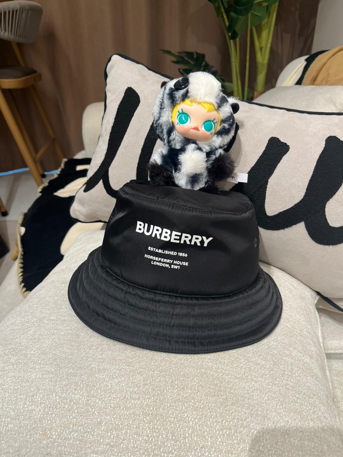 Burberry 帽London nylon bucket hat S size 100%Authentic,99%new