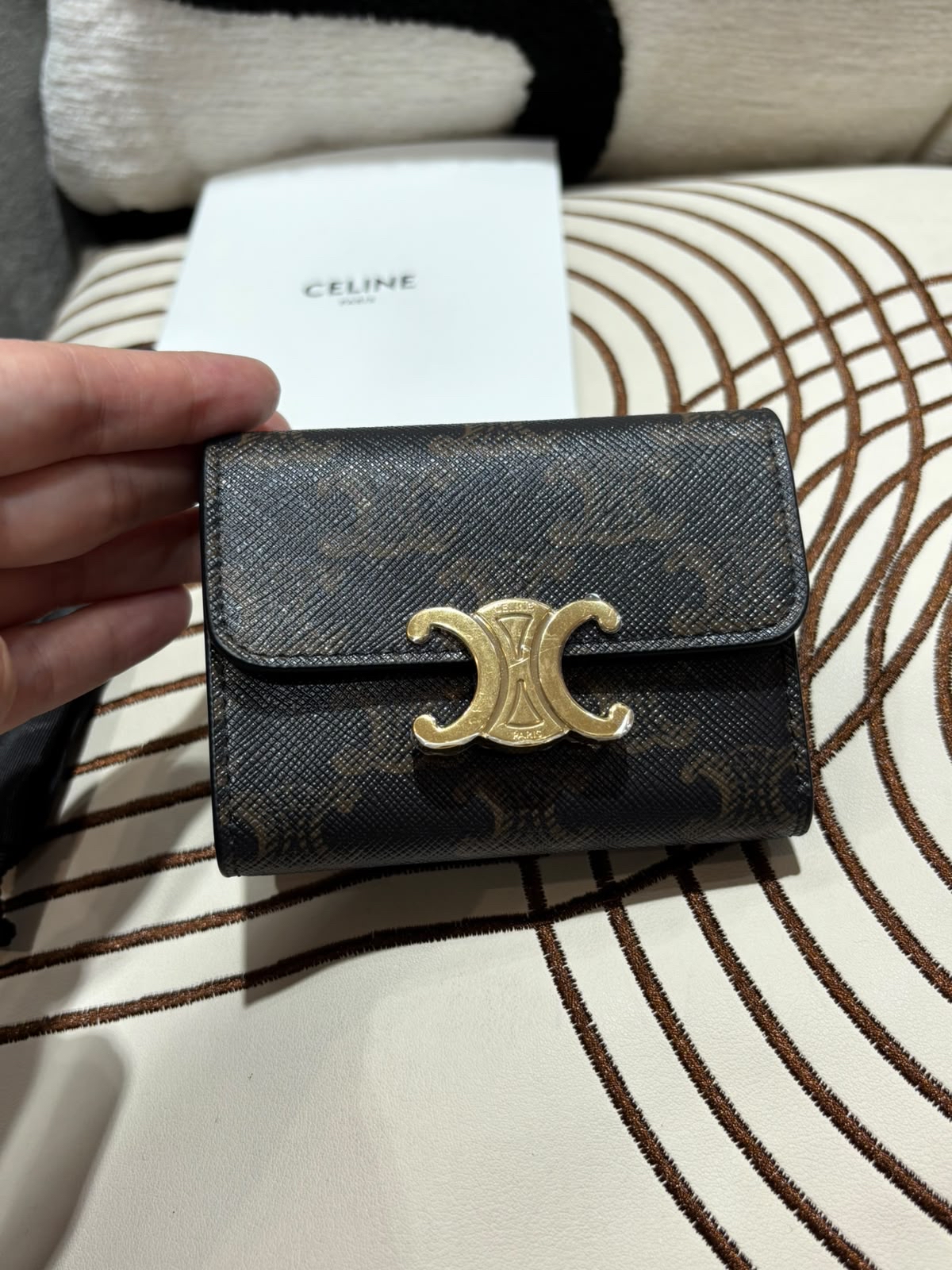全新 Celine compact wallet TRIOMPHE 摺疊銀包連散子包 100%Authentic,全新貨品 ✅26專門店收據✅dust bag ✅box