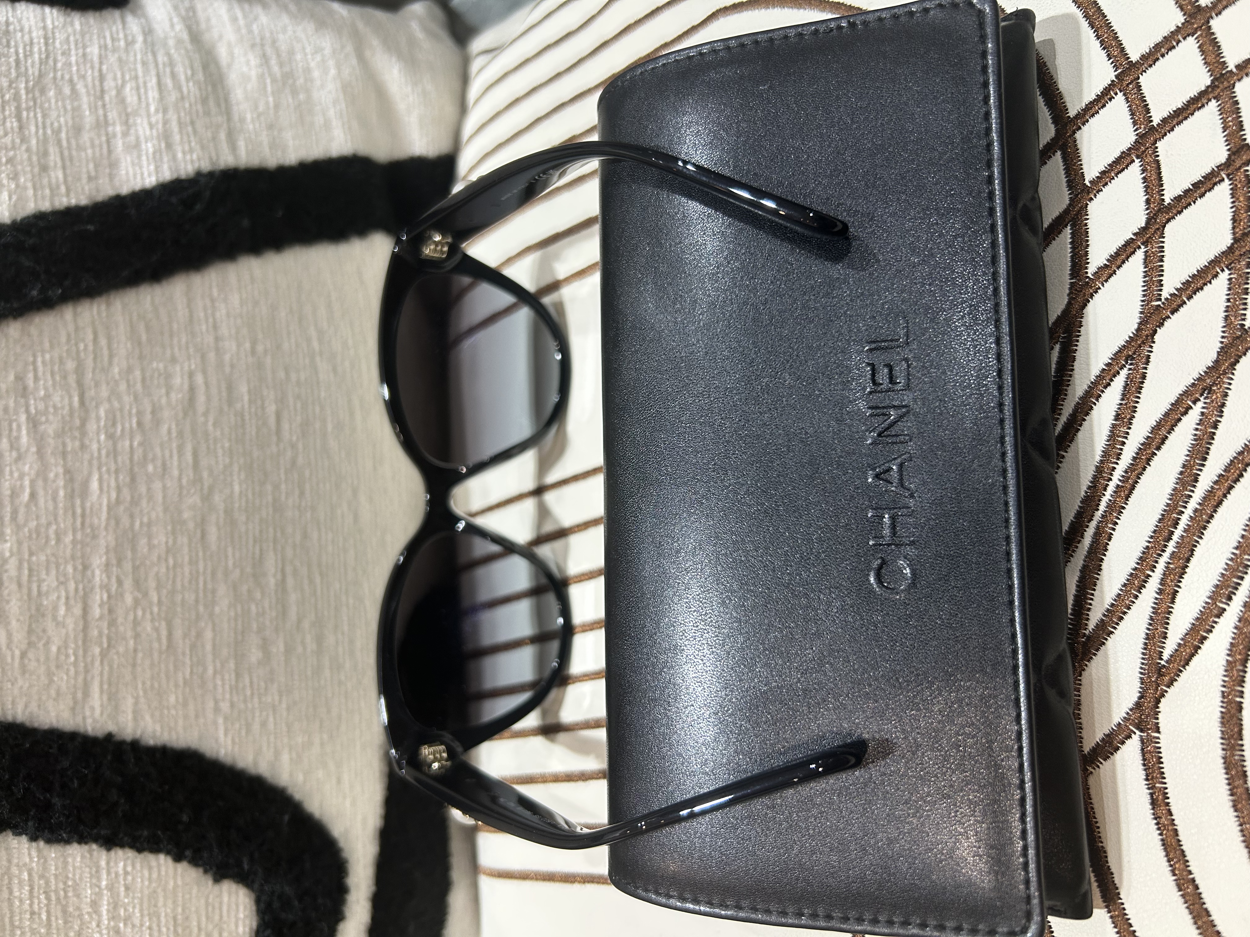 未使用品 Chanel Sunglasses 5477 Heart & 珍珠 & 山茶花 100%%Authentic, Unused未使用品 ✅box